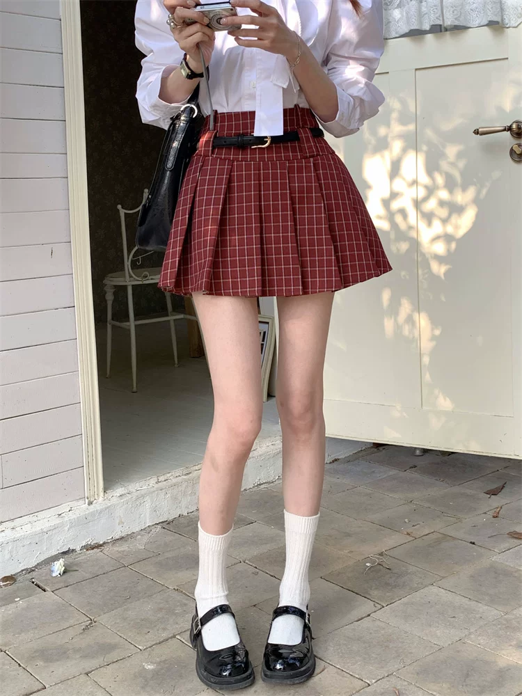 Váy xếp ly kẻ sọc đỏ cổ điển cỡ lớn dành cho nữ, váy ngắn chữ A cạp cao phong cách đại học Mỹ mùa hè, váy nửa thân phồng.