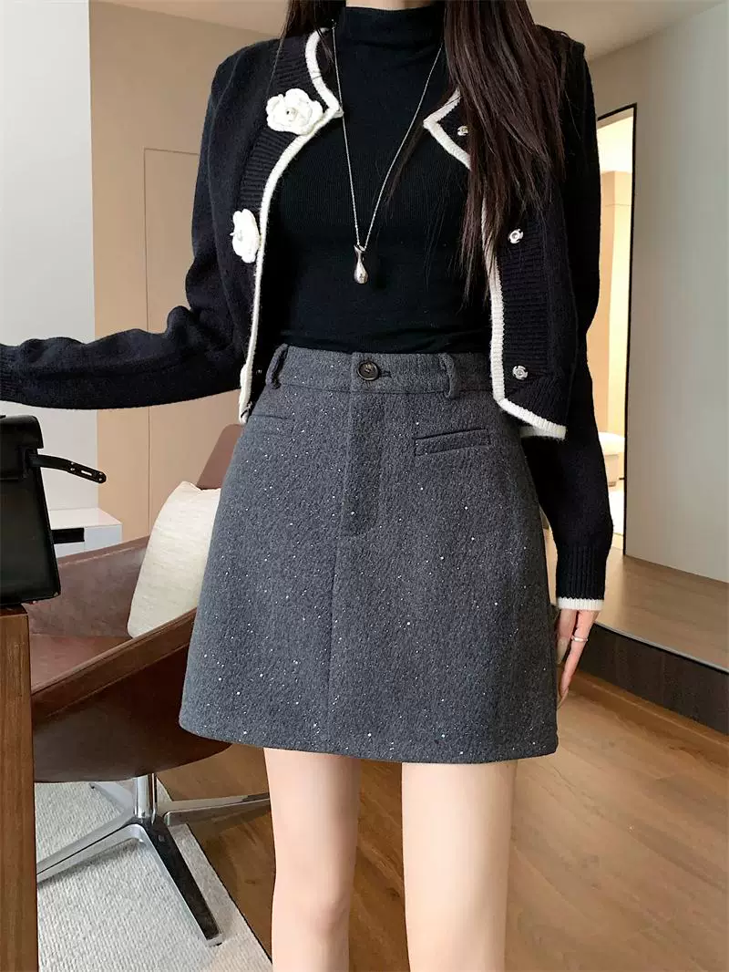 Váy ngắn len sáng bóng bầu trời sao cho nữ, mùa thu đông, cỡ lớn, váy chữ A lưng cao, váy ngắn ôm sát đính sequin nhỏ nhắn.