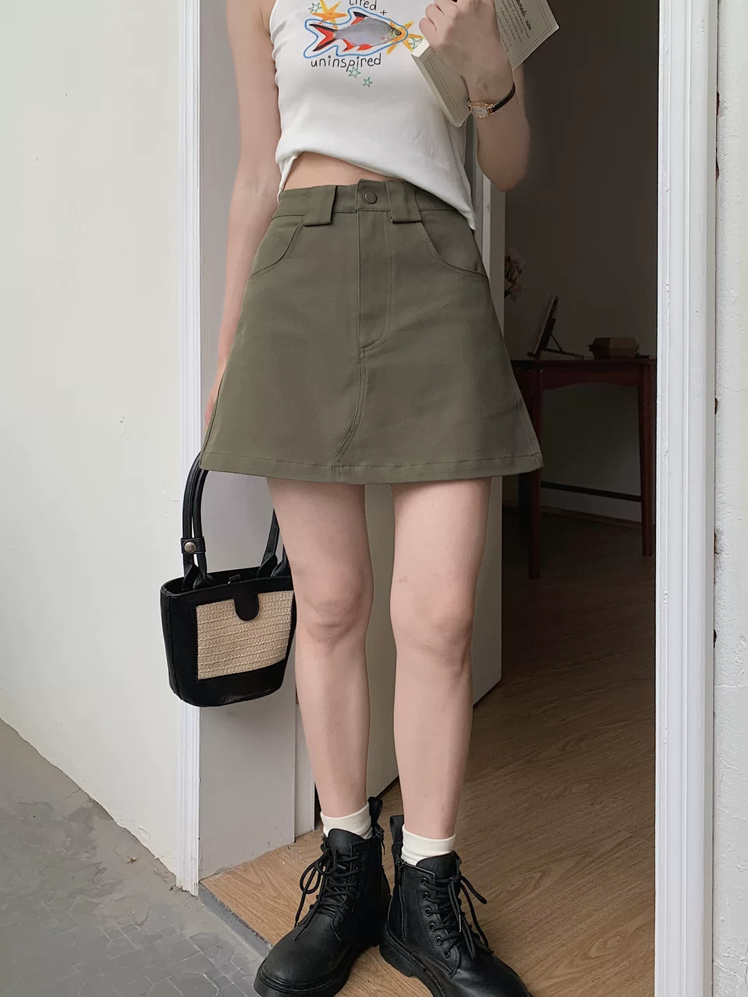 Váy denim xanh cỡ lớn dành cho nữ, thiết kế mùa hè, váy ngắn ôm hông, phong cách công sở, váy chữ A cạp cao, tôn dáng.