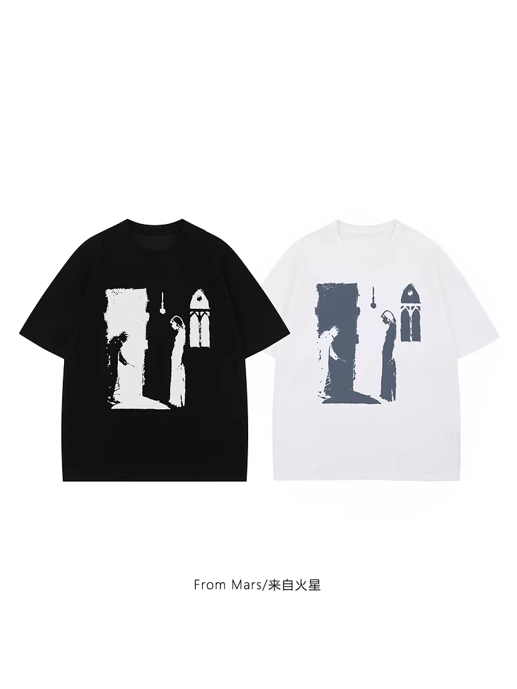Từ sao Hỏa, hãy cùng tham gia vào xu hướng áo thun ngắn tay in họa tiết giản dị mùa hè đang thịnh hành.