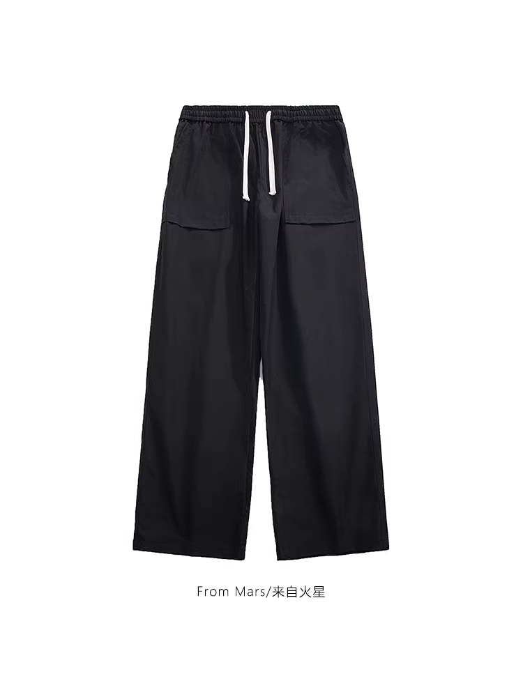 Từ sao Hỏa, sự phổ biến của nó nằm ở thiết kế dây rút đơn giản, màu sắc trơn, độc đáo, kiểu dáng rộng rãi, quần ống rộng đa năng, phù hợp cho cả nam và nữ.