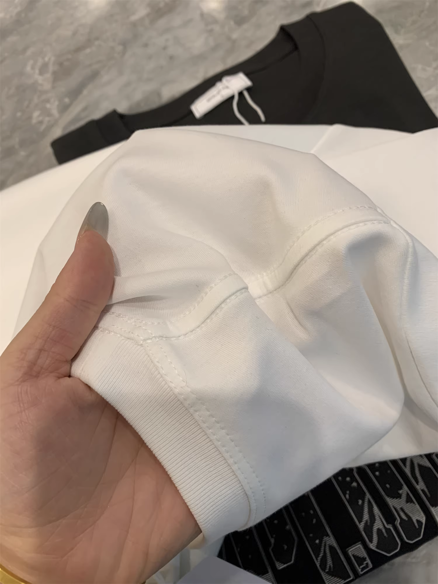 Don Quixote phong cách Mỹ, chất liệu dày dặn! Trọng lượng cao! Áo thun nam mùa hè màu trơn, chất liệu mát mẻ, kiểu dáng thời trang, tay ngắn.