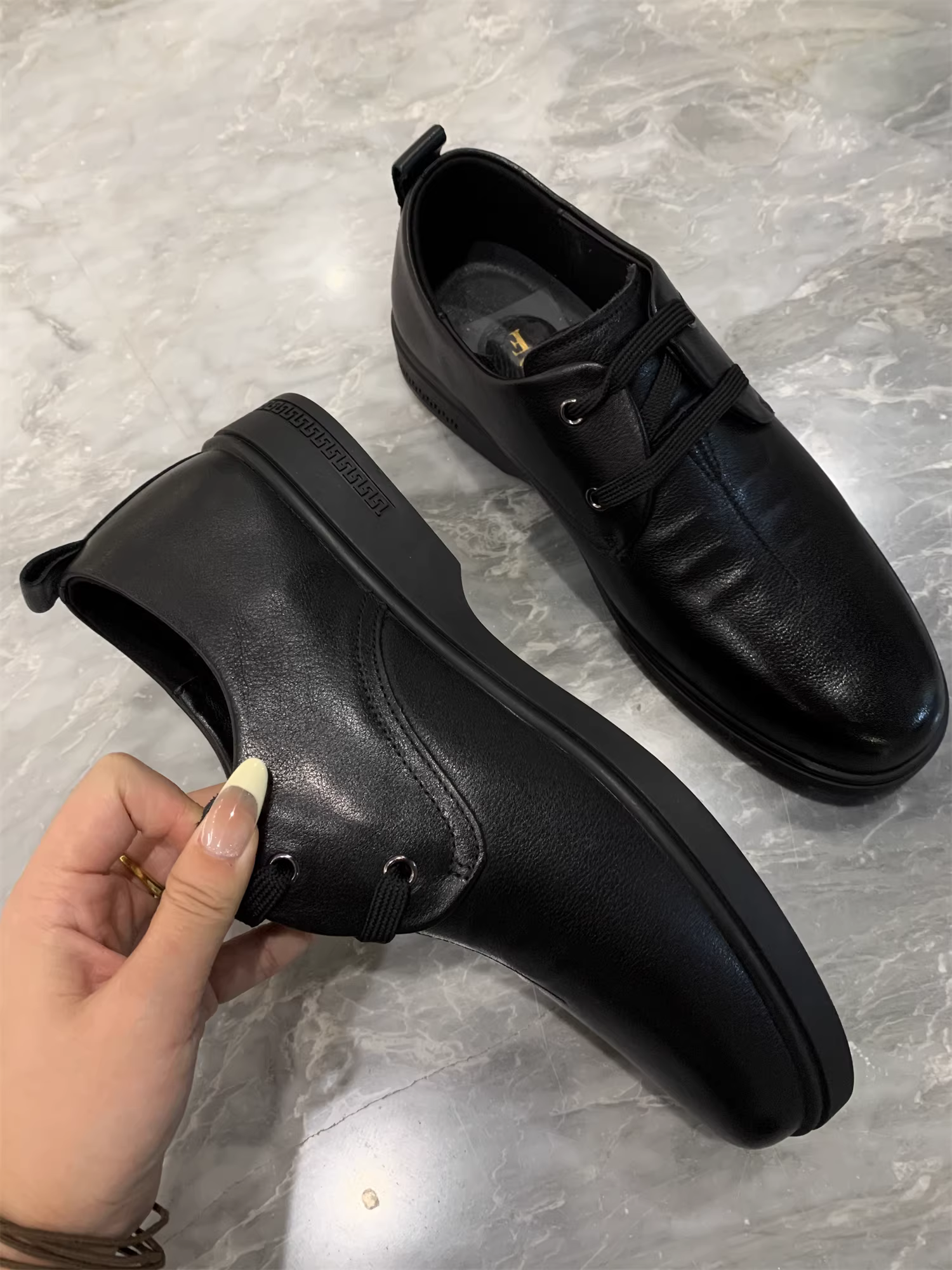 Trung tâm thương mại Don Quixote cung cấp hàng hóa chất lượng cao! Da bò lớp một hạng U! Giày da nam kiểu dáng công sở, mũi tròn, buộc dây, phong cách giản dị.