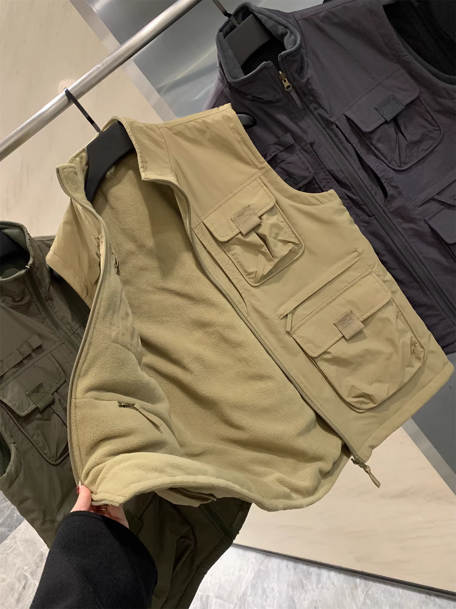 Đồ dùng ngoài trời Don Quixote Nordic! Có thể đảo ngược! Áo khoác vest đa năng nhiều túi làm từ vải lông tổng hợp.