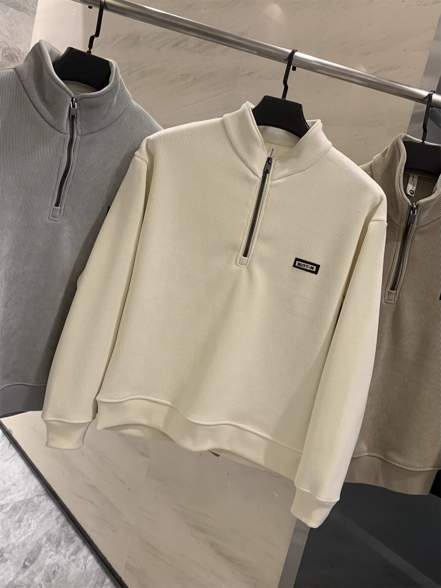 Đơn đặt hàng nhà máy Don Quixote ODM! Chống gió, lót lông cừu! Áo nỉ nam nửa khóa kéo, lót lông cừu, mùa thu đông.