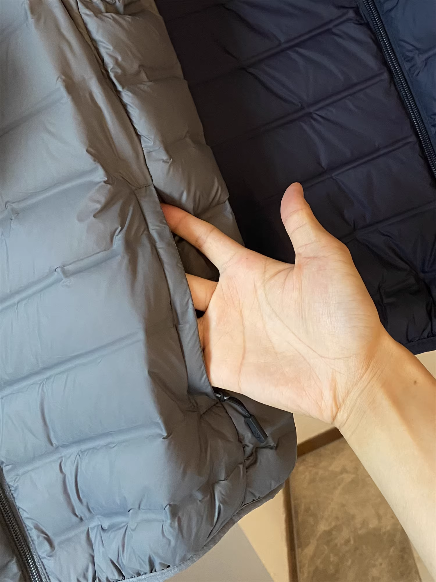 Áo phao Don Quixote 80% lông ngỗng! Áo phao lông vũ mềm mại, dày dặn! Áo gile nam mùa thu đông mới, cổ đứng, ấm áp, hợp thời trang.