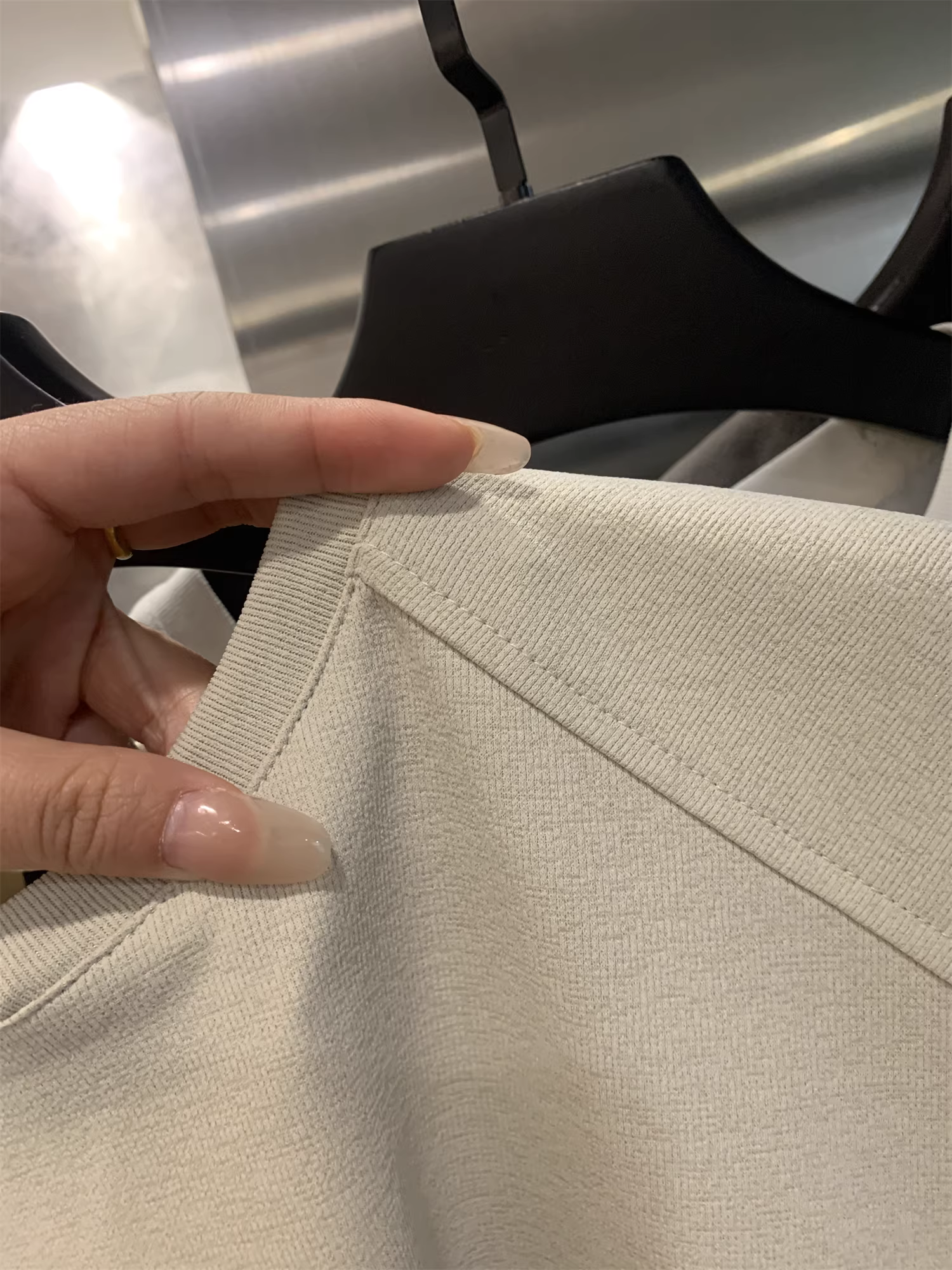 Dòng sản phẩm Don Quixote Outdoor Quick-Dry! Xu hướng áo thun ngắn tay cổ tròn đa năng, thoáng khí, có độ đàn hồi cao dành cho nam giới trong mùa hè.