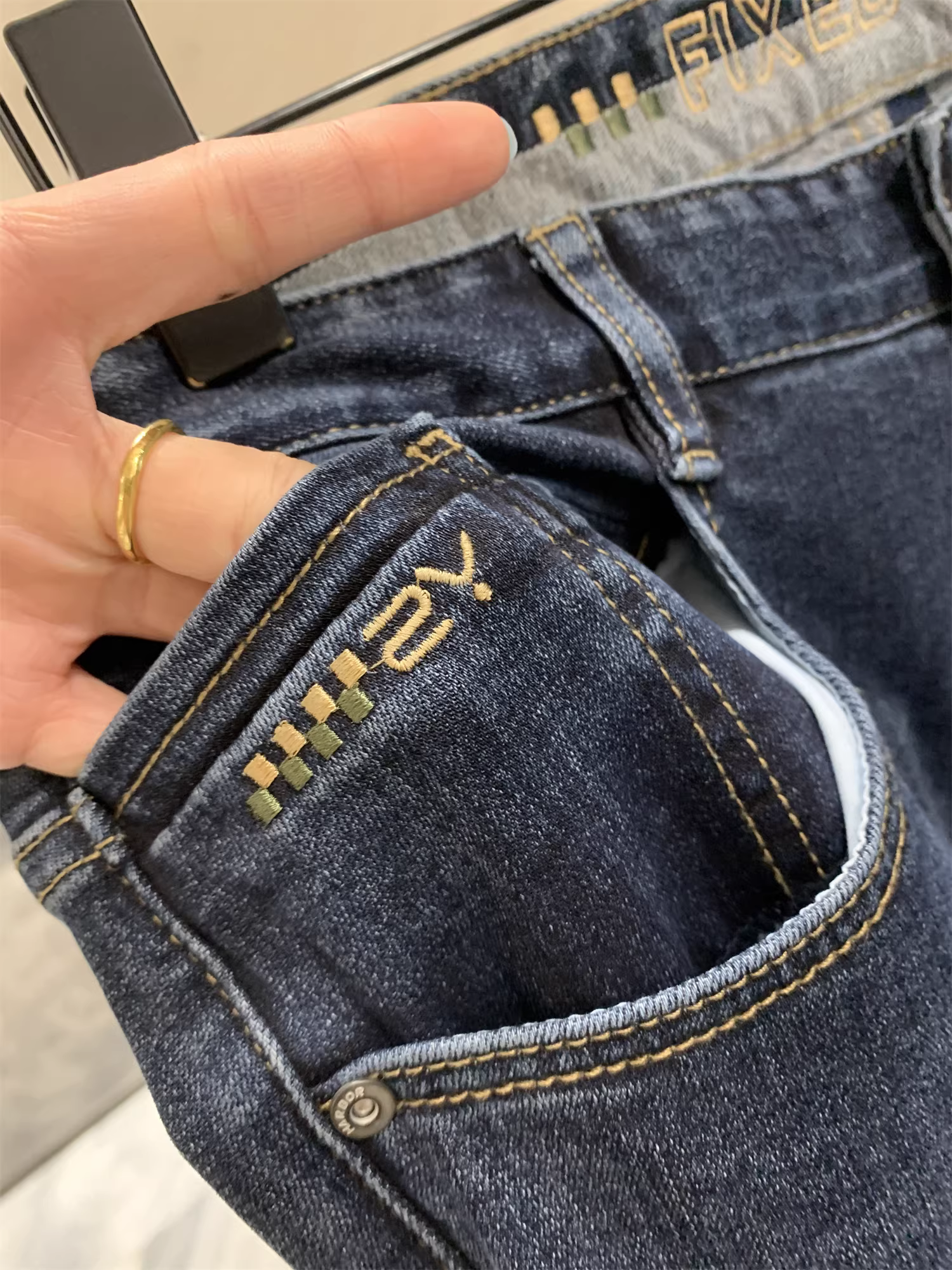 Don Quixote dòng H! Công nghệ đen chống lạnh! Quần jean nam mùa thu đông mỏng, ấm áp, lót lông cừu, tạo nhiệt và giữ ấm.