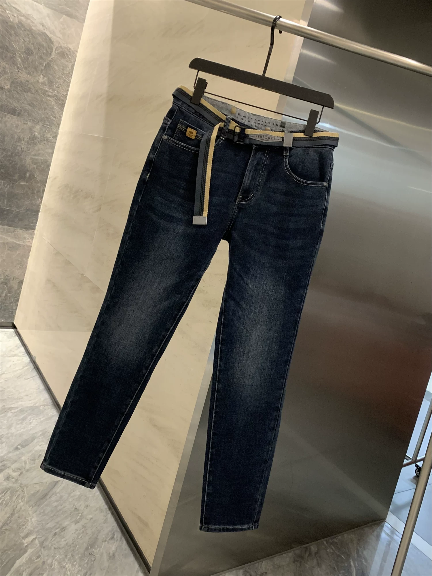 Don Quixote tặng một chiếc thắt lưng! Quá trình giặt bền bỉ! Lớp lót lông cừu mỏng tích hợp! Quần jean thường ngày mùa thu đông.