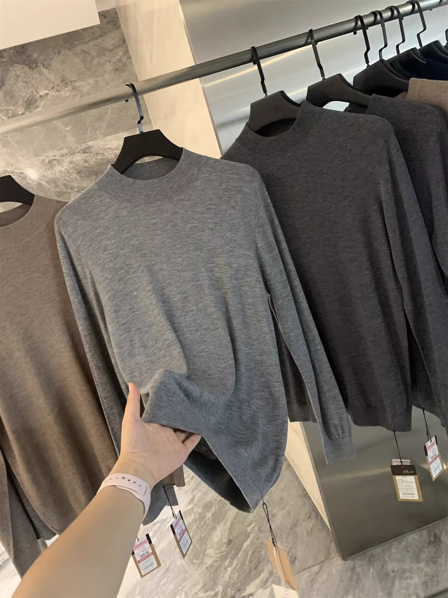 Don Quixote 100% len cừu! Đan len giả hoa tinh tế! Áo len dệt kim cổ tròn mềm mại, cổ cao nửa cổ.