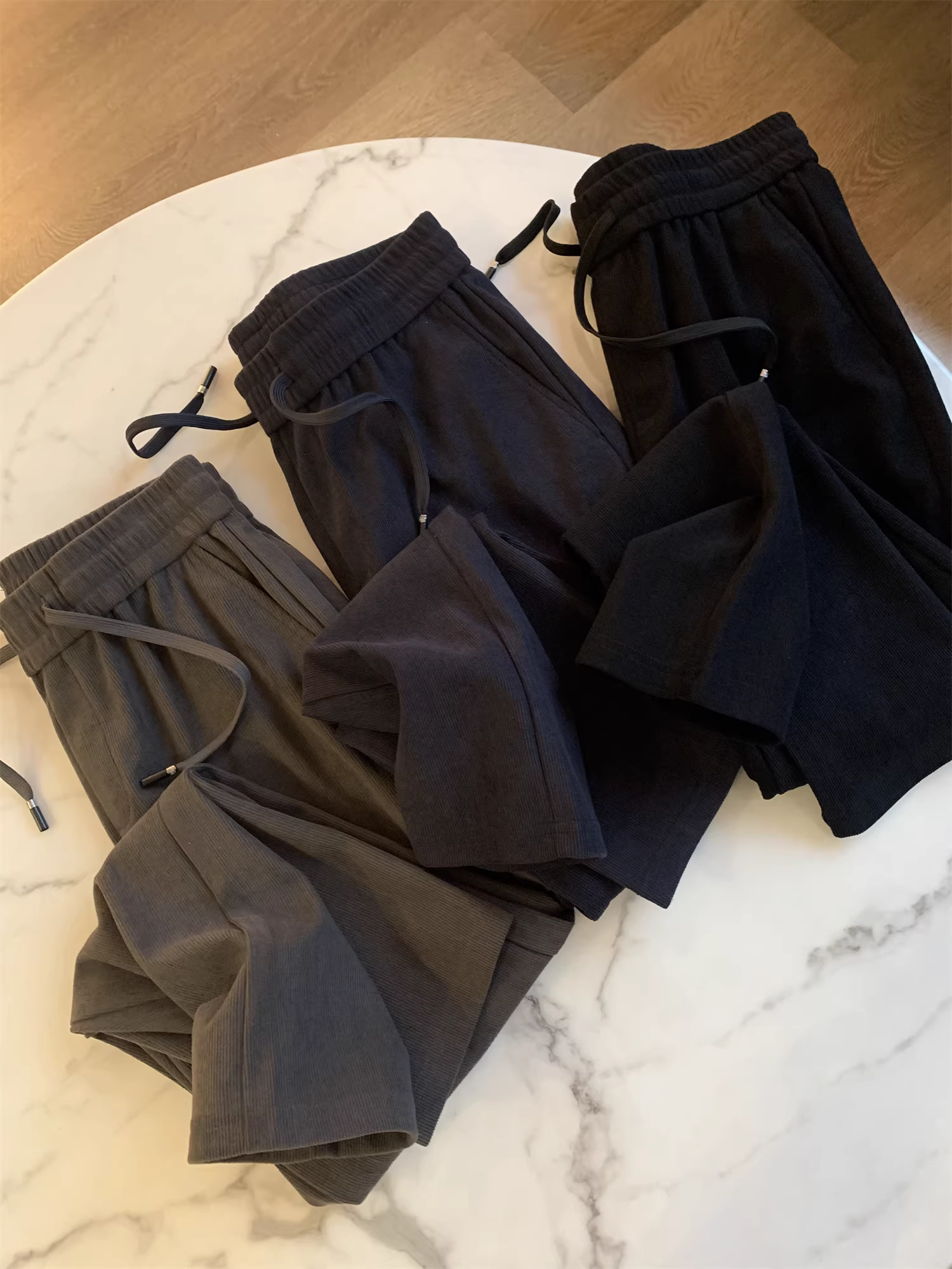 Don Quixote, số lượng nhiều hơn, không tăng giá! Chất liệu vải nhung cao cấp! Quần âu nam ống đứng lưng thun mùa thu.