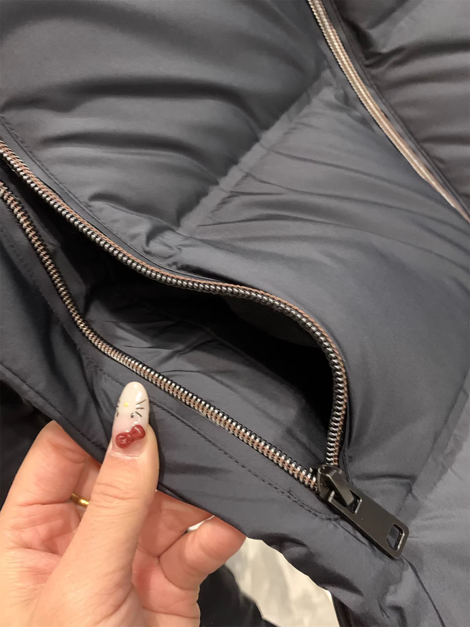 Don Quixote, phong cách sang trọng cao cấp! Áo khoác lông vịt! Độ phồng cao, áo khoác cổ đứng mùa thu đông dành cho nam.