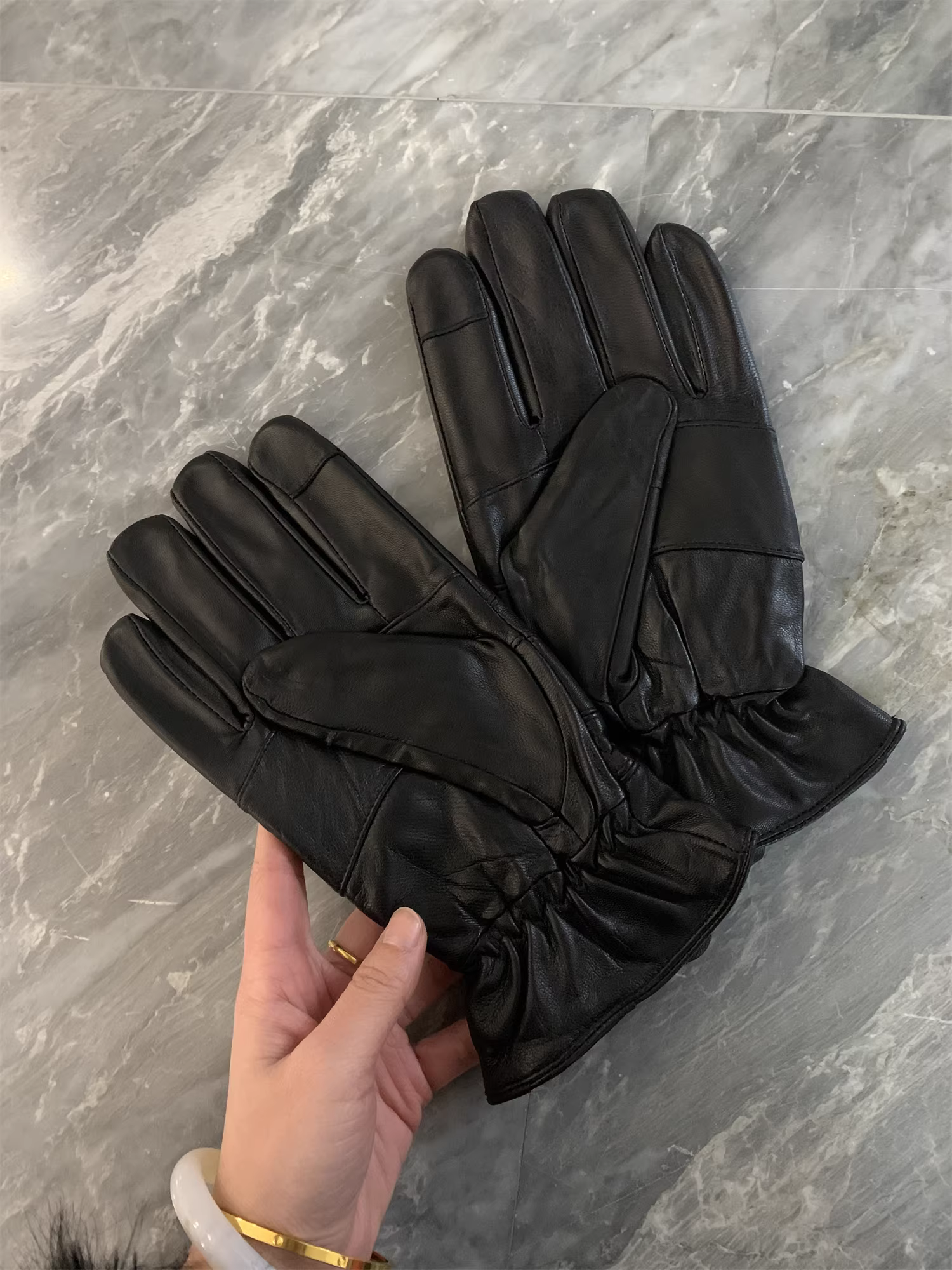 Don Quixote đang giảm giá lớn! Găng tay da cừu ngoài trời, chống gió, giữ nhiệt, lót lông cừu, ấm áp, làm từ da thật, có các ngón tay riêng biệt, hợp thời trang.