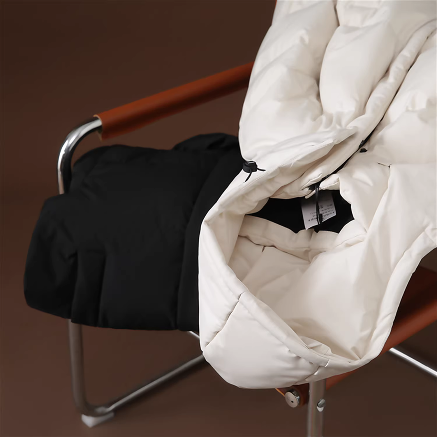 Don Quixote Di Series! 90% lông vịt! Áo khoác có mũ trùm đầu dày dặn chống gió và chống thấm nước mùa đông dành cho nam và nữ.