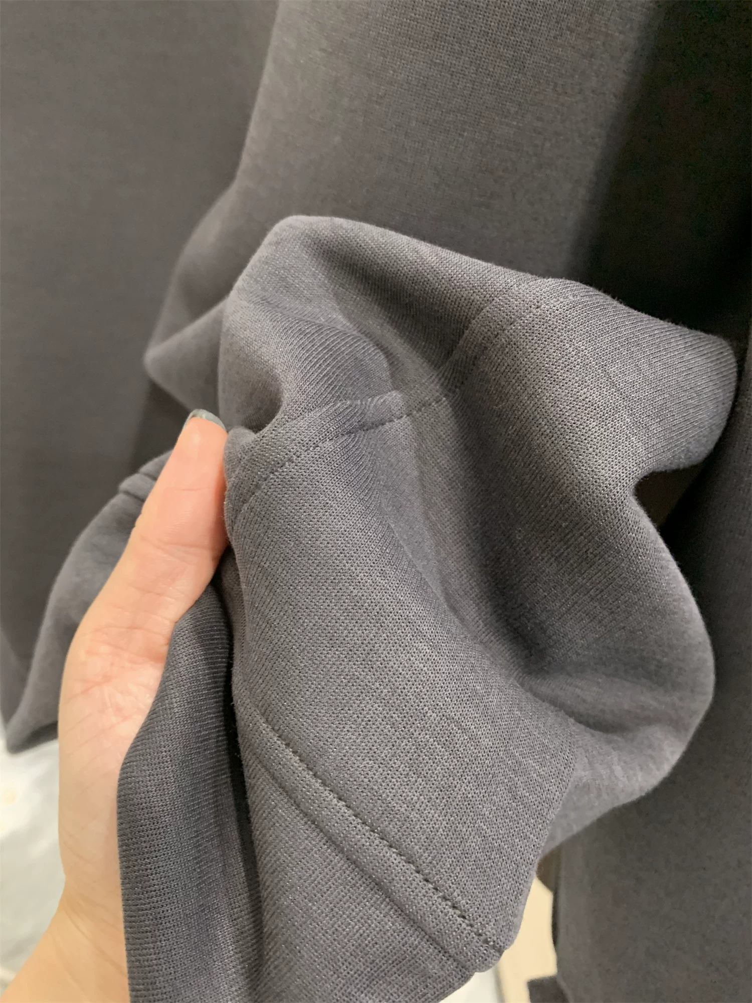 Don Quixote, phong cách Mỹ mạnh mẽ! Lớp khí Lyocell! Áo nỉ nam tay raglan màu trơn đa năng mùa thu đông.