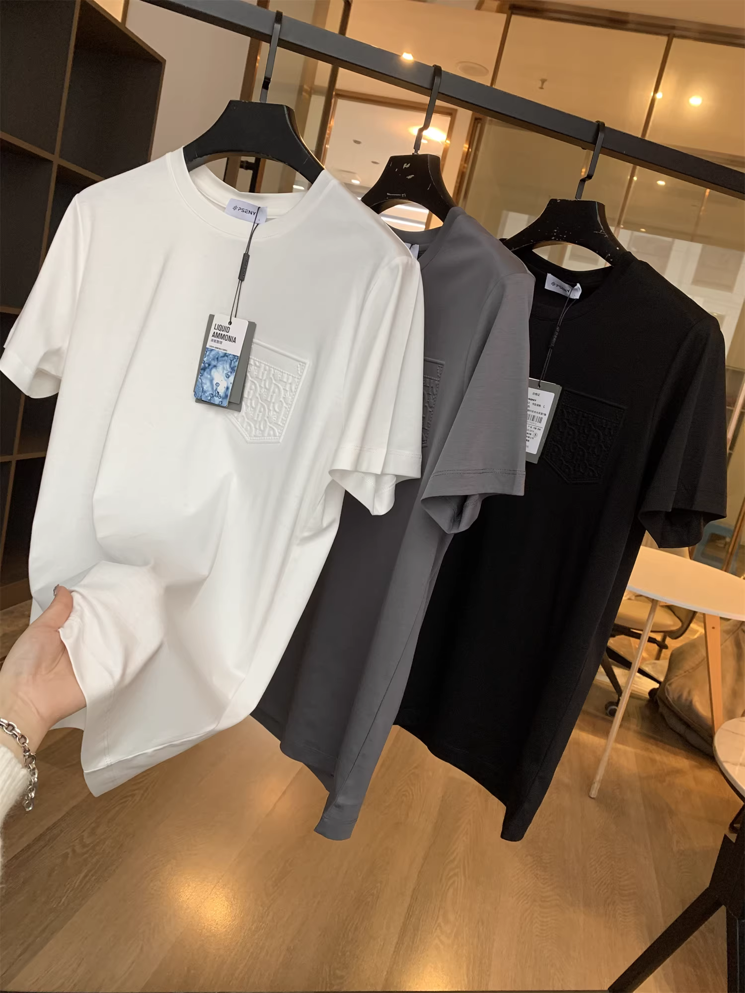 Chất lượng cao cấp như Don Quixote! Chất liệu cotton P được xử lý bằng amoniac lỏng nhập khẩu! Áo thun nam tay ngắn cổ tròn màu trơn cao cấp.