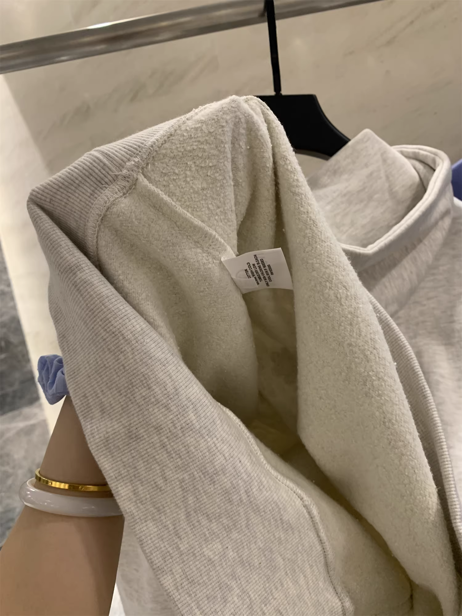 Don Quixote Khuyến mãi đặc biệt hàng ngày! Áo nỉ có mũ trùm đầu kiểu dáng mùa xuân và mùa thu, thân thiện với da, có nhiều màu trơn/in họa tiết, có nhiều tùy chọn