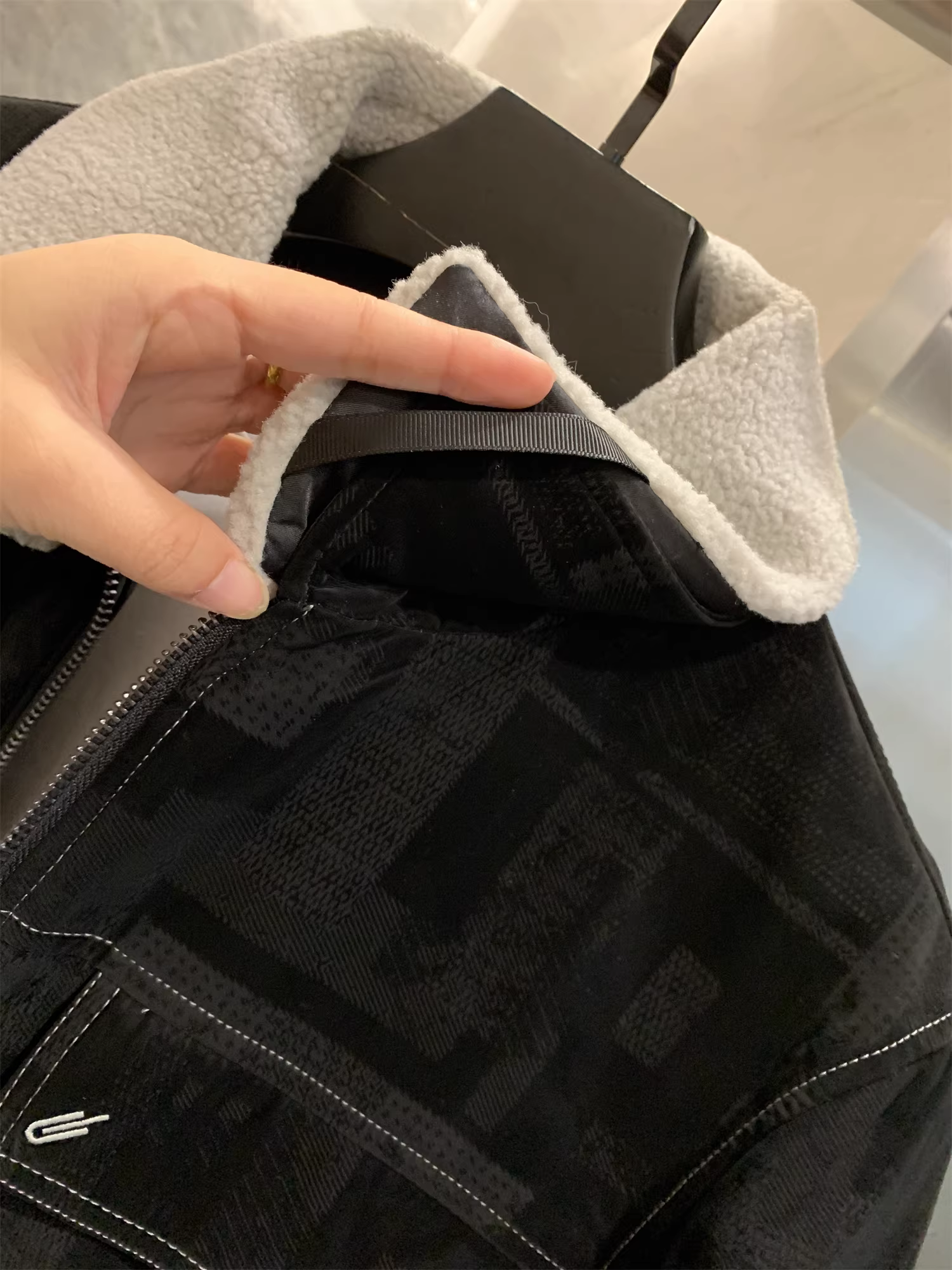 Hàng chất lượng thương hiệu Don Quixote H! Cổ áo len cừu có thể tháo rời! Áo khoác cotton có ve áo ấm áp dành cho nam giới, thích hợp cho mùa thu đông.