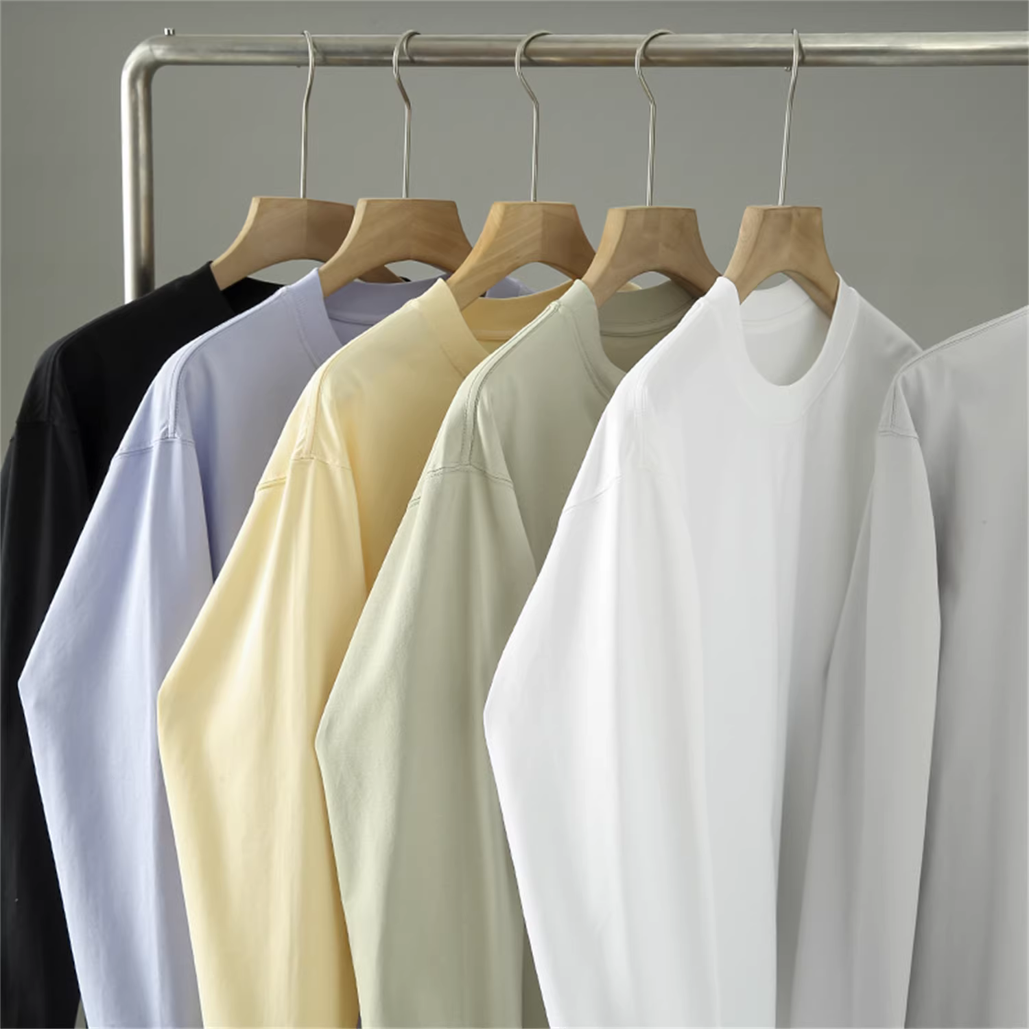 Áo thun Don Quixote nặng 230g! Thân thiện với da và thoáng khí! Áo thun nam cổ tròn đa năng, chất liệu cơ bản, thích hợp cho mùa thu.