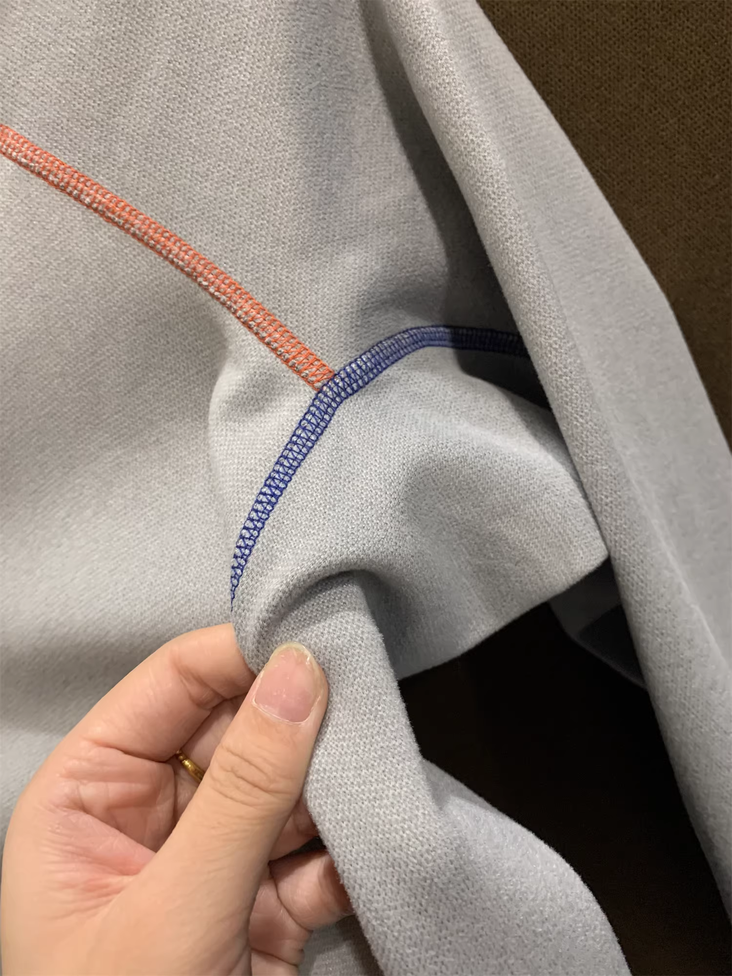 Công nghệ nhiệt graphene Don Quixote + Lưu trữ nhiệt bằng len và giữ nhiệt! Áo lót dài tay cổ đứng có đường may phối màu