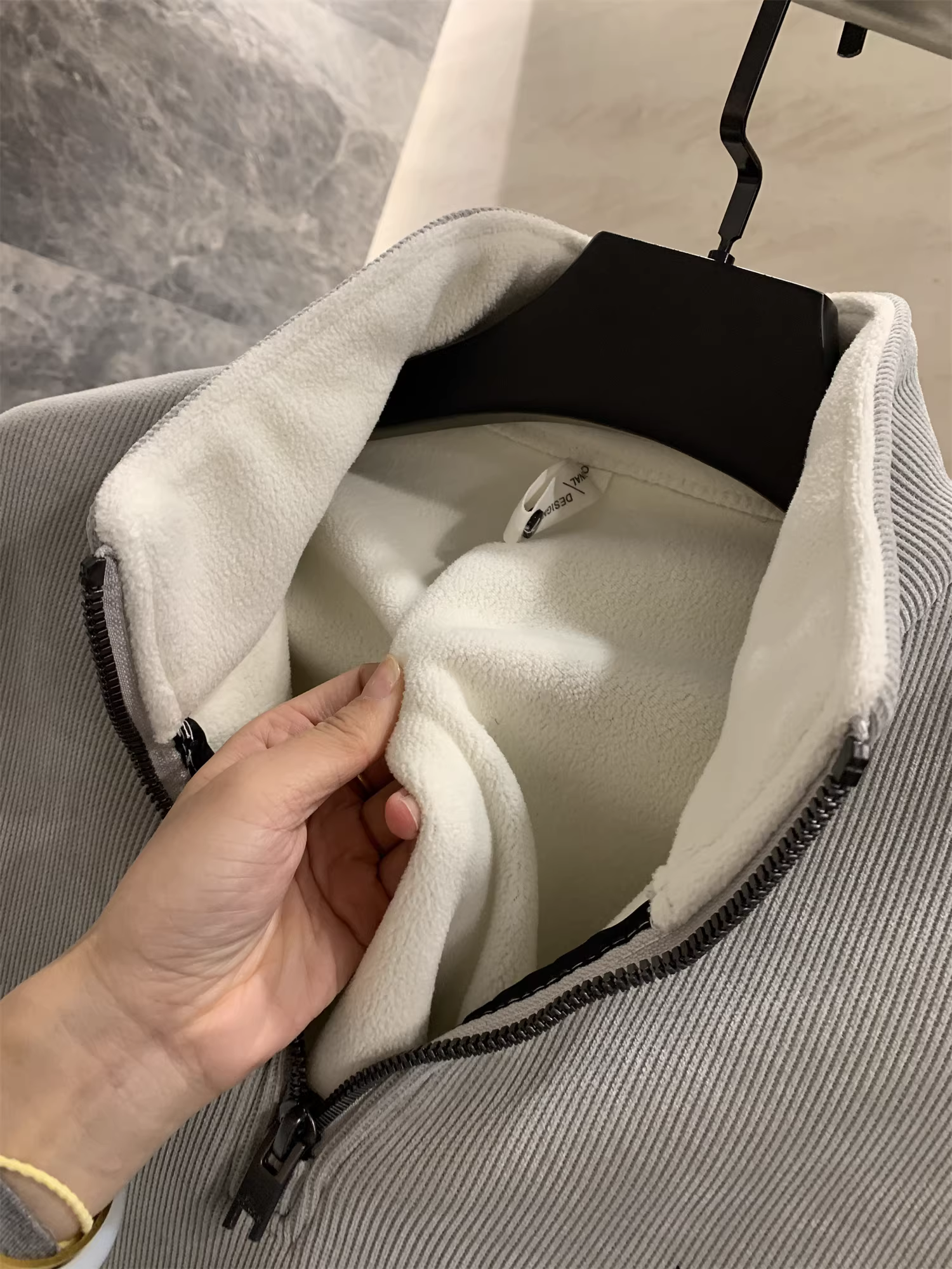 Đơn đặt hàng nhà máy Don Quixote ODM! Chống gió, lót lông cừu! Áo nỉ nam nửa khóa kéo, lót lông cừu, mùa thu đông.