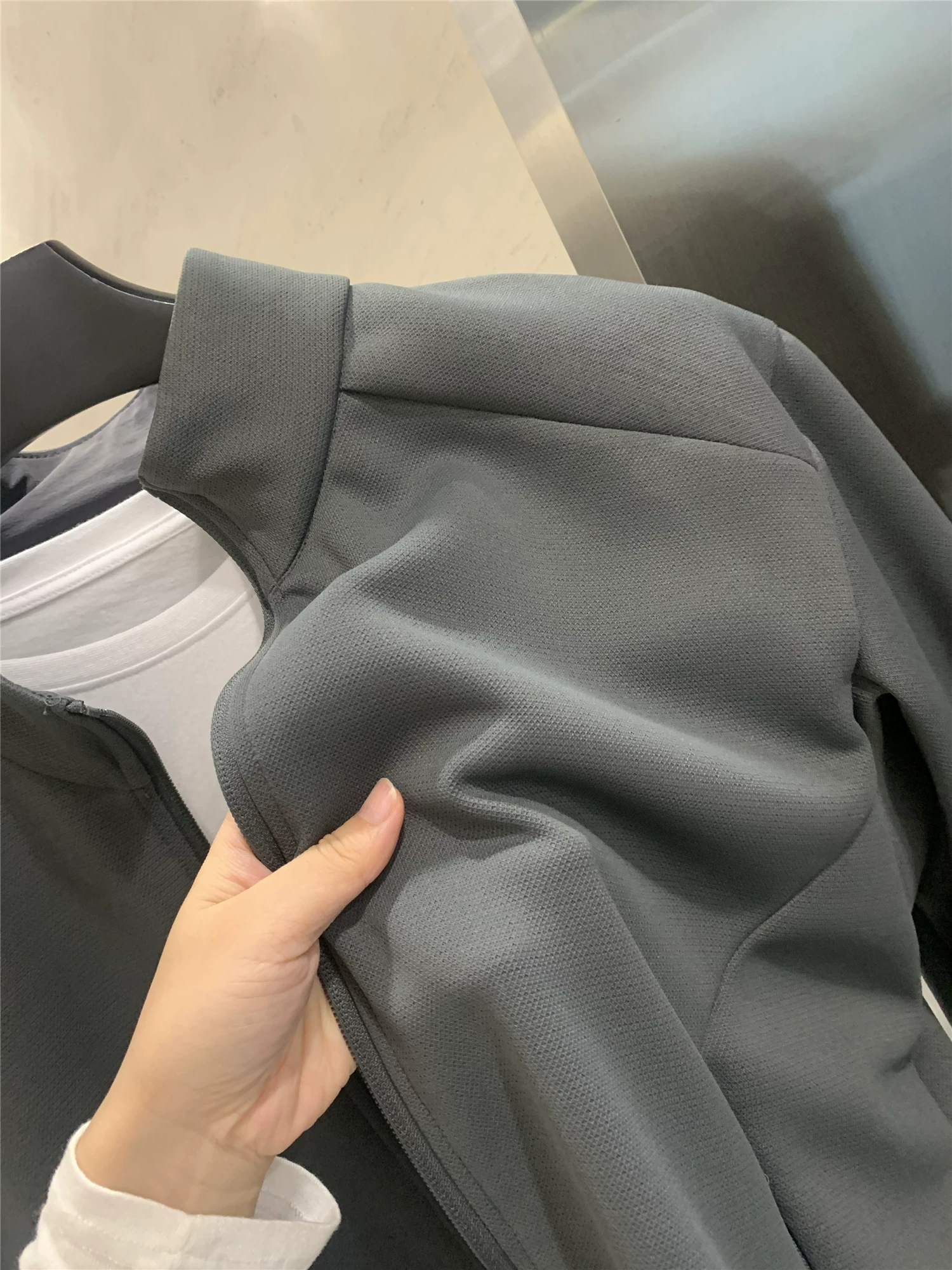 Chuỗi chương trình đào tạo toàn diện Don Quixote! Công nghệ đan hai mặt! Áo khoác cổ đứng thông thường, thoáng khí và thoáng mát dành cho nam giới.