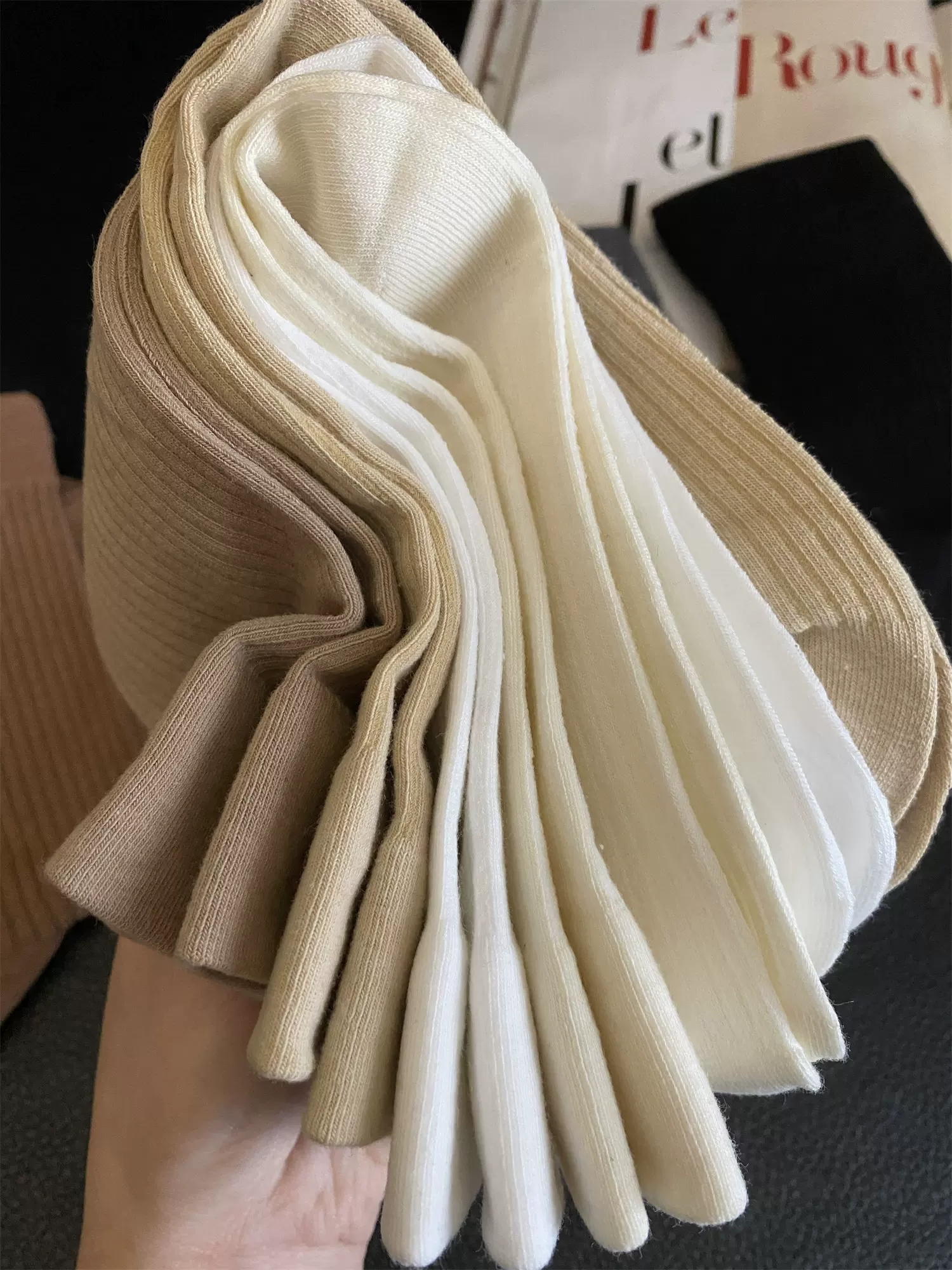 Don Quixote cần thiết cho mọi mùa ~ tất cơ bản đa năng, thoáng khí, thấm hút mồ hôi, màu trơn, dài vừa phải, tất cotton dài, tất nữ