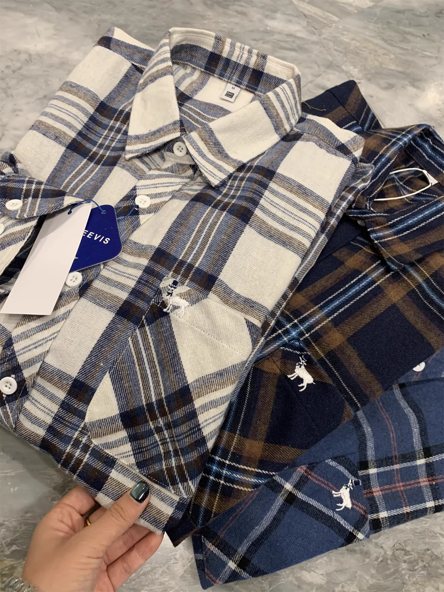 Don Quixote đã được giặt và chải sạch! Họa tiết ca rô! Áo sơ mi dài tay kẻ sọc cổ điển mùa xuân dành cho nam.