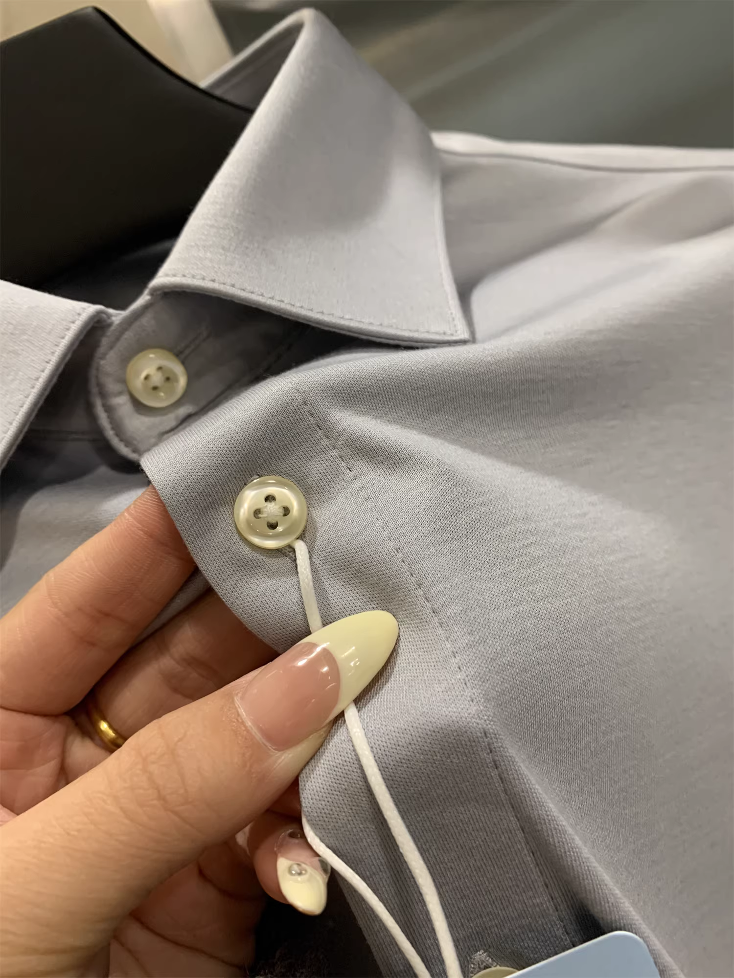 Don Quixote Offline 6300! Su Wenmian + Modal! Áo sơ mi dài tay đa năng màu xám cổ điển dành cho nam giới.