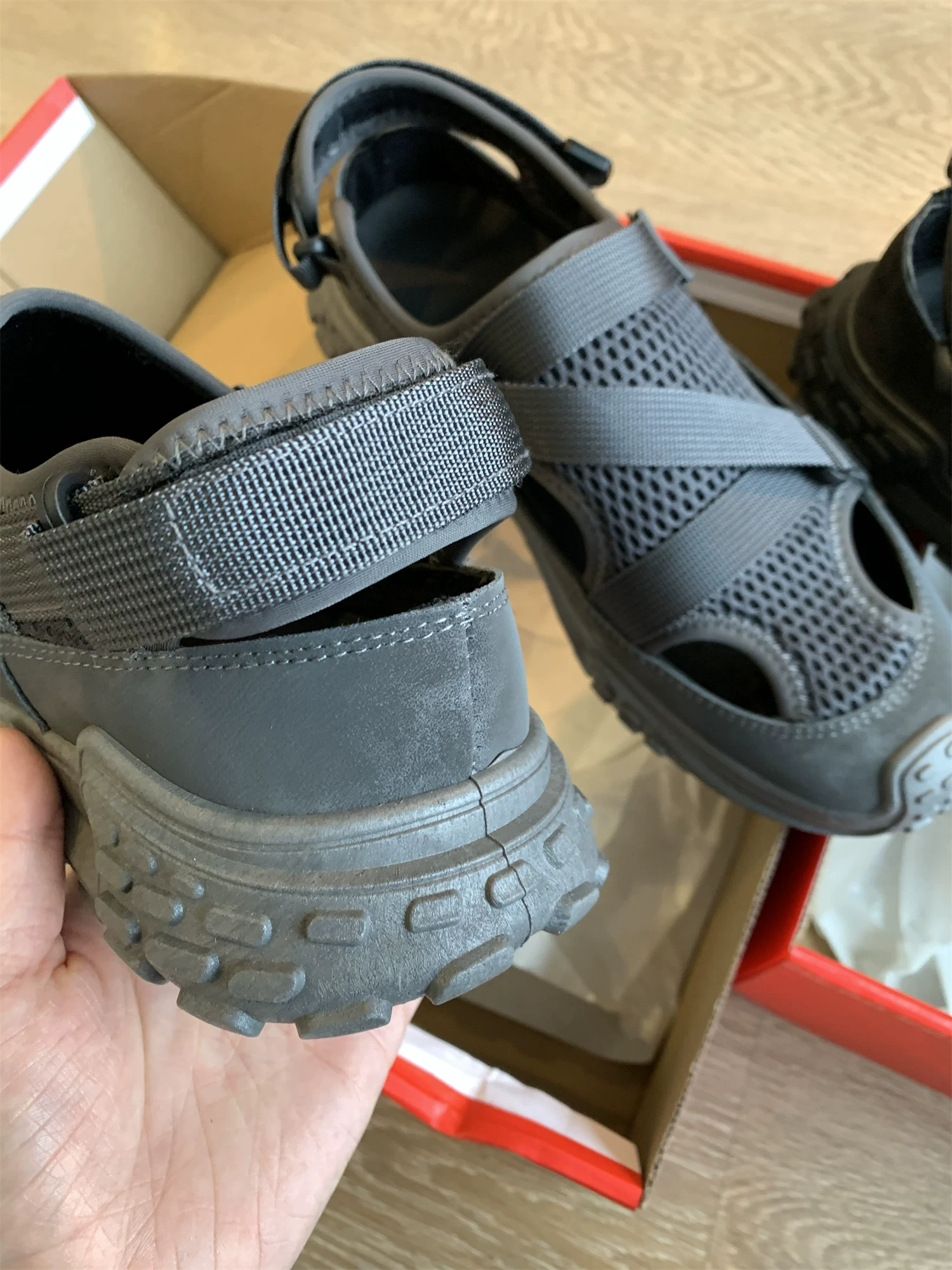 Đơn đặt hàng của Don Quixote Company! Lưới thoáng khí + đế cao su! Dép thể thao đi biển thoáng khí dành cho nam