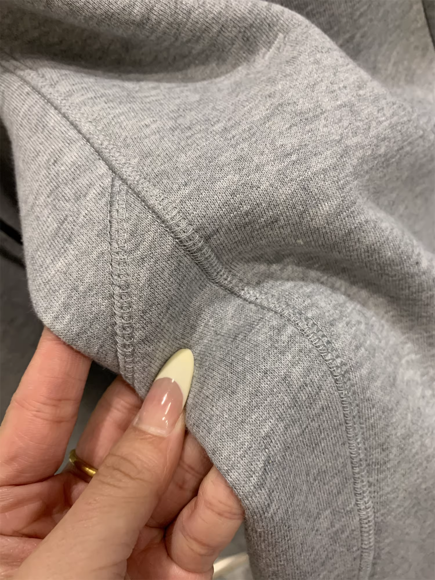 Quần ống côn Don Quixote! Vải Toray thoáng khí! Quần thể thao nam có túi khóa kéo, màu trơn, kiểu dáng đơn giản.