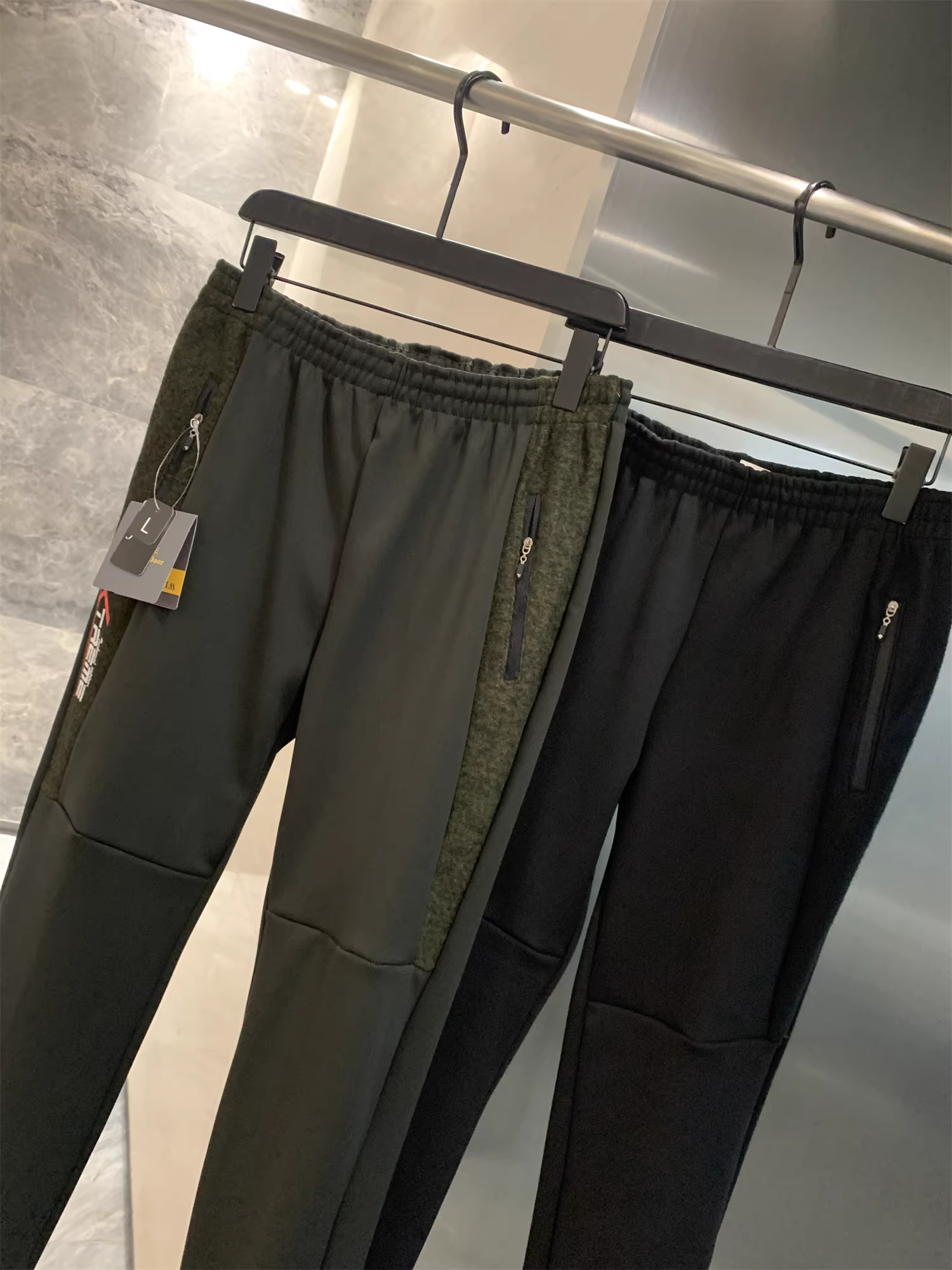 Don Quixote, hãy đi theo phong cách Mỹ! Thiết kế phối màu nổi bật! Quần âu ống đứng nam có lớp lót lông cừu tích hợp, ấm áp.