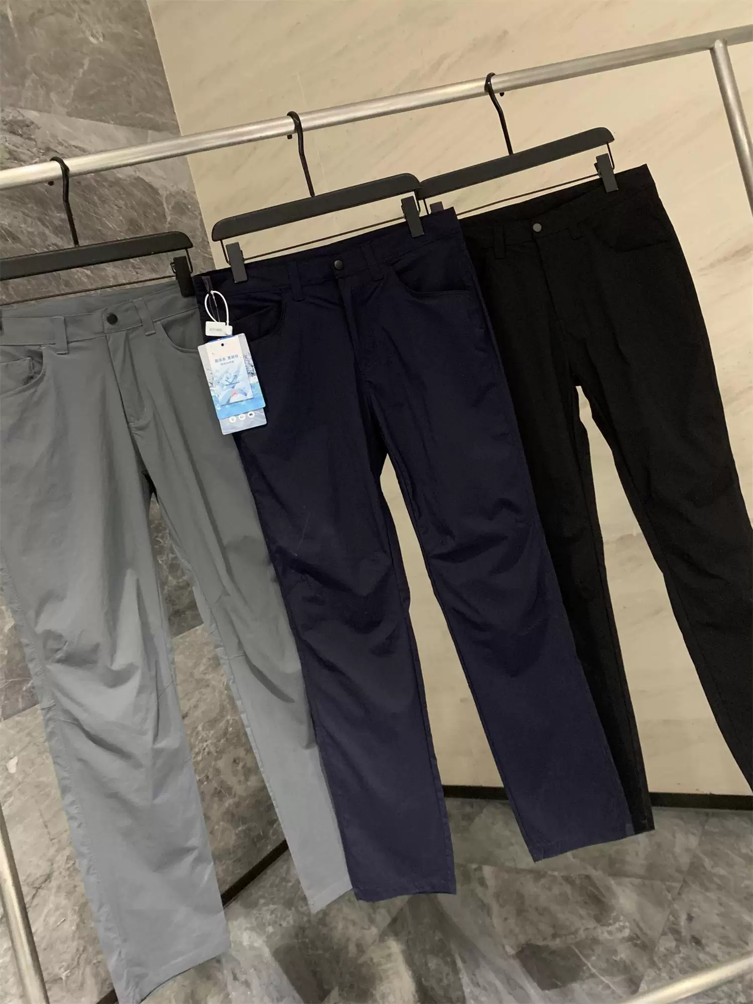 Don Quixote Technology Outdoor! Cắt ba chiều 3D! Quần thể thao nam dệt hai mặt, nhẹ, thoáng khí, co giãn.