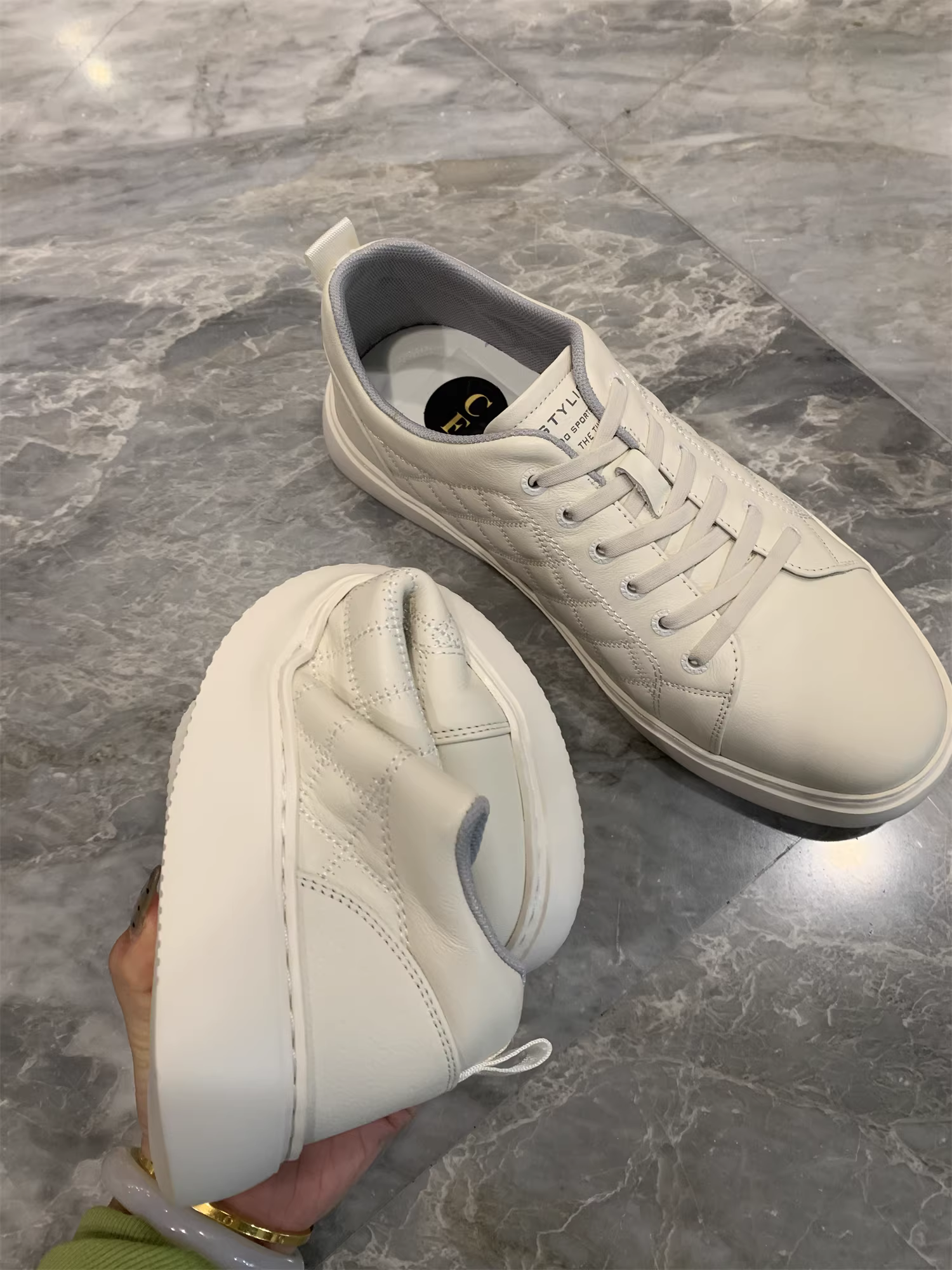 Giày da bò Don Quixote! Giày thể thao/giày da nam màu trắng nhẹ, chống sốc, mềm mại và dễ mang cho mùa xuân, mùa thu và mùa đông. Hợp thời trang.