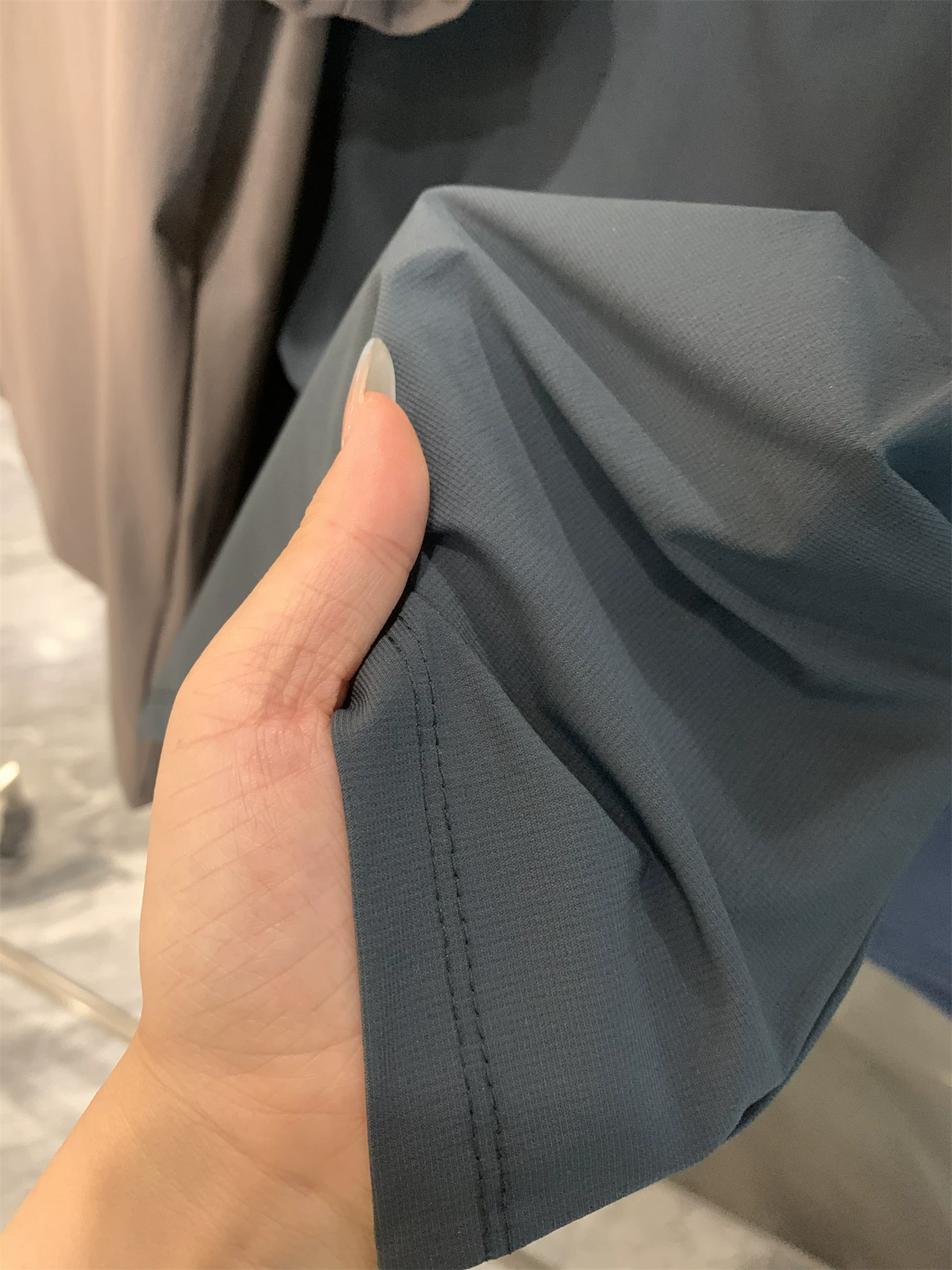 Don Quixote Nhẹ và nhanh khô! Áo thun ngắn tay có băng dính, co giãn và thoáng khí, thích hợp cho huấn luyện thể thao và giải trí ngoài trời mùa hè dành cho nam giới