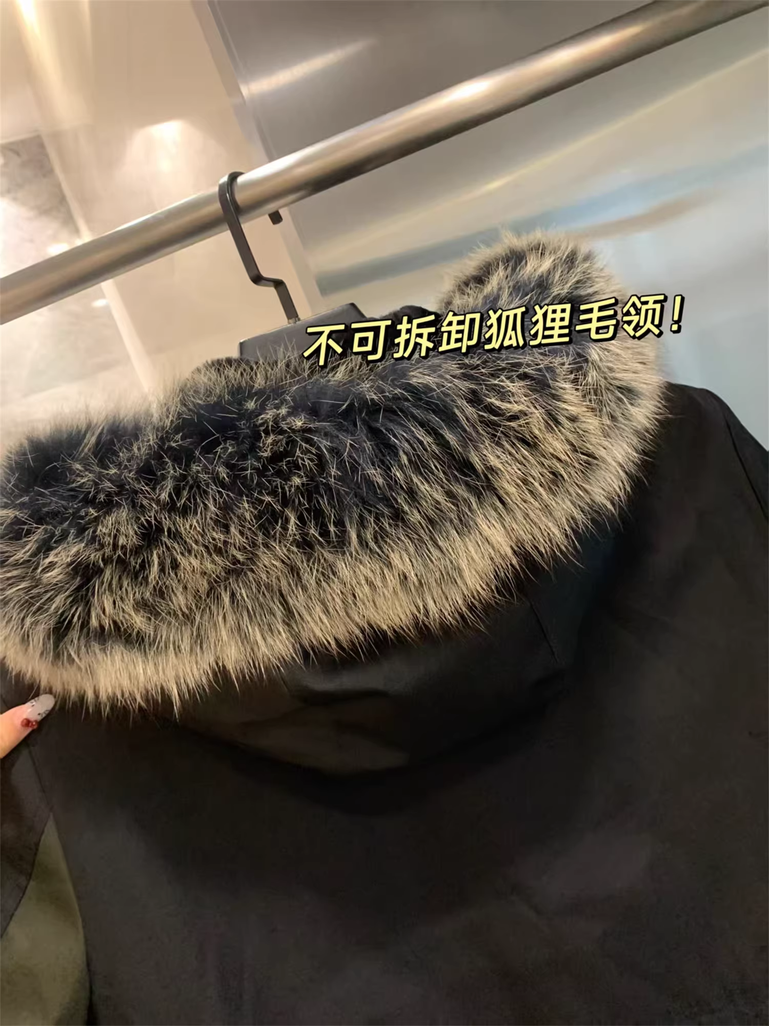 Don Quixote dòng H! Áo khoác parka mùa đông ngoài trời dài trung bình có cổ lông cáo + lót lông! Áo khoác cotton dành cho nam.