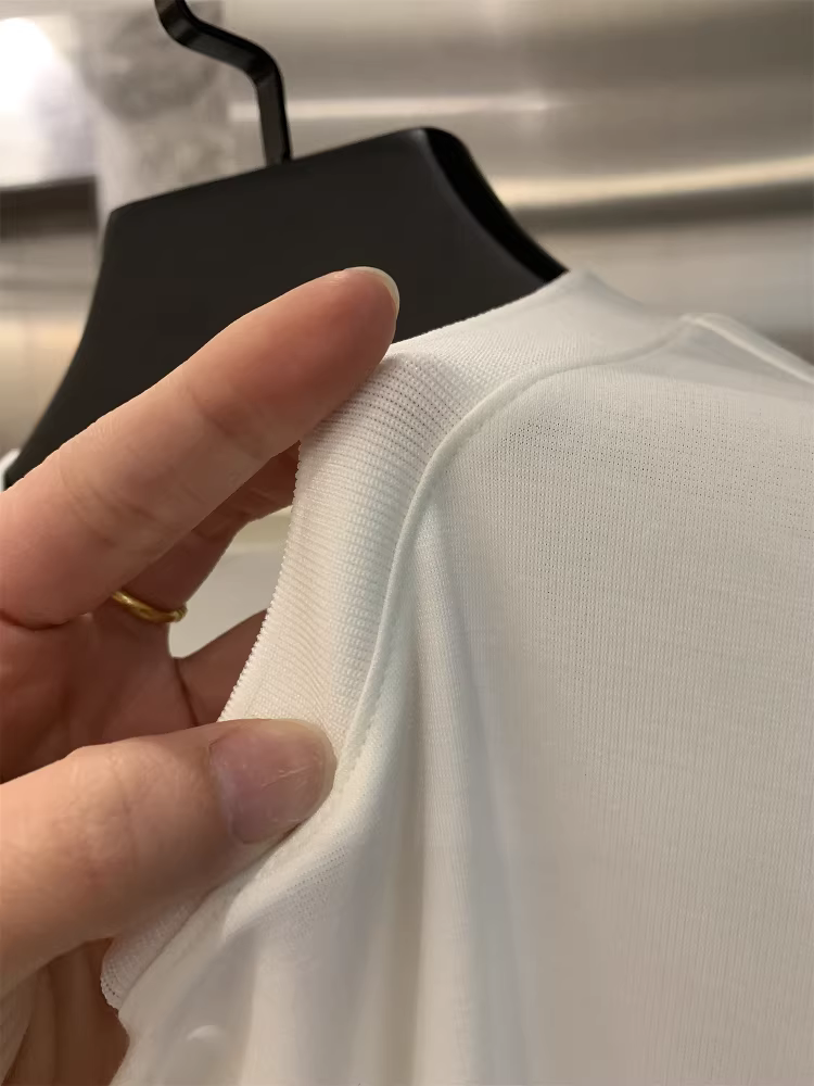 Don Quixote Isman Acetate! Công nghệ đen mát mẻ và trơn tru! Áo thun ngắn tay cổ tròn màu sắc tươi sáng, thấm hút mồ hôi, nhanh khô.