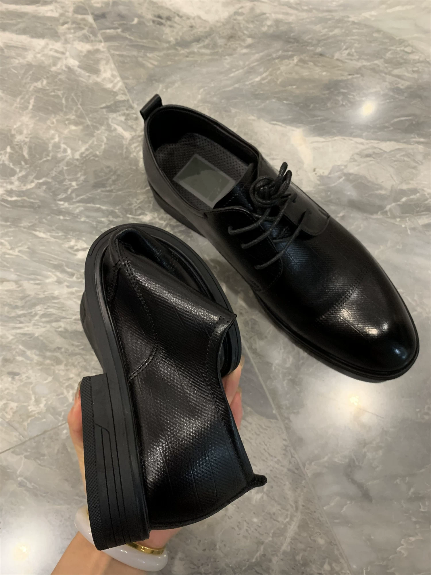 Da bò cao cấp Don Quixote! Độ bóng cao cấp + kết cấu tuyệt vời! Giày da buộc dây mũi tròn, phong cách kinh doanh lịch sự dành cho nam