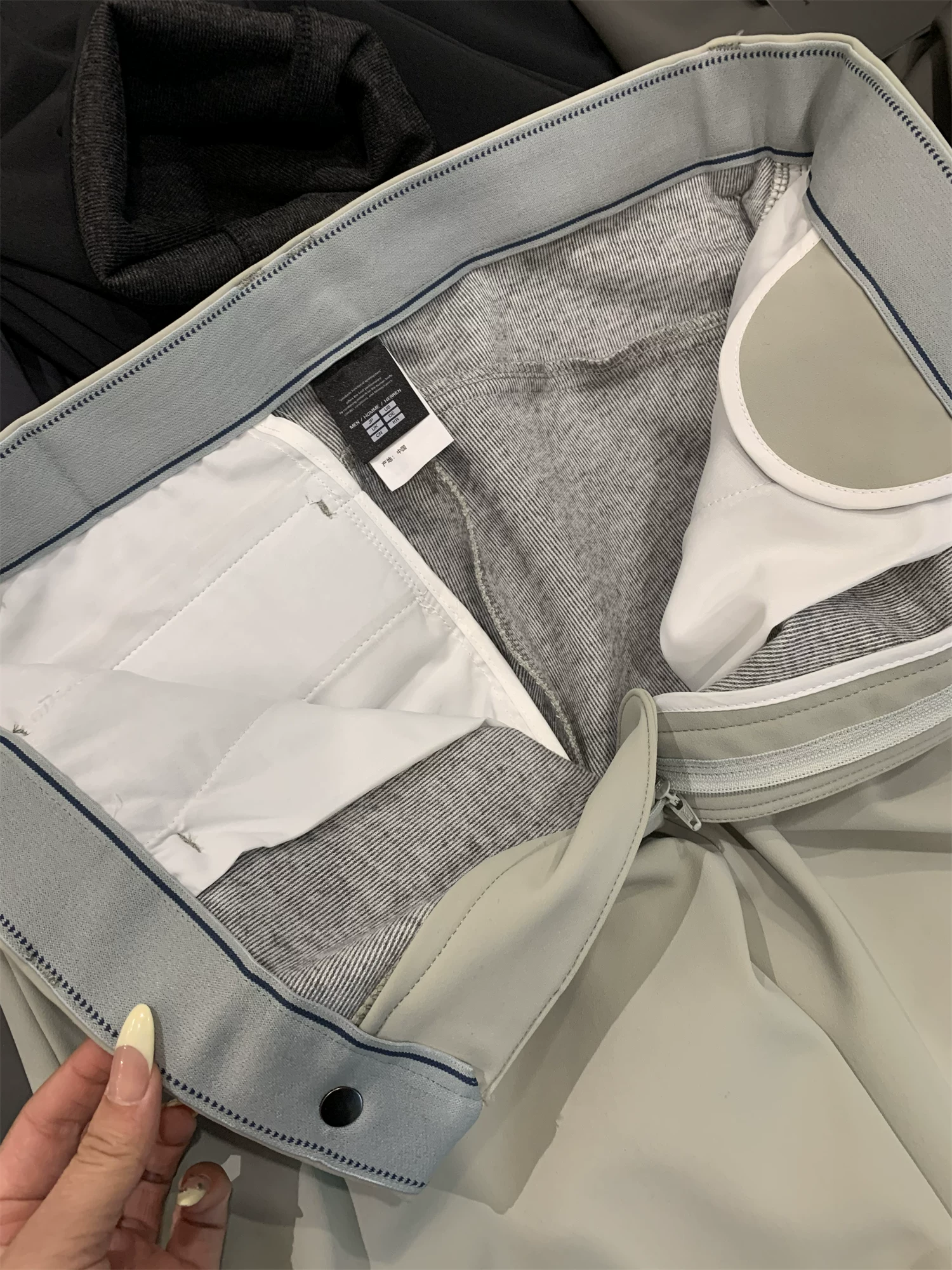 Don Quixote Light Business! Lớp lót bằng len cừu mềm mại! Quần âu ống đứng chống gió và chống thấm nước dành cho nam giới vào mùa thu đông.