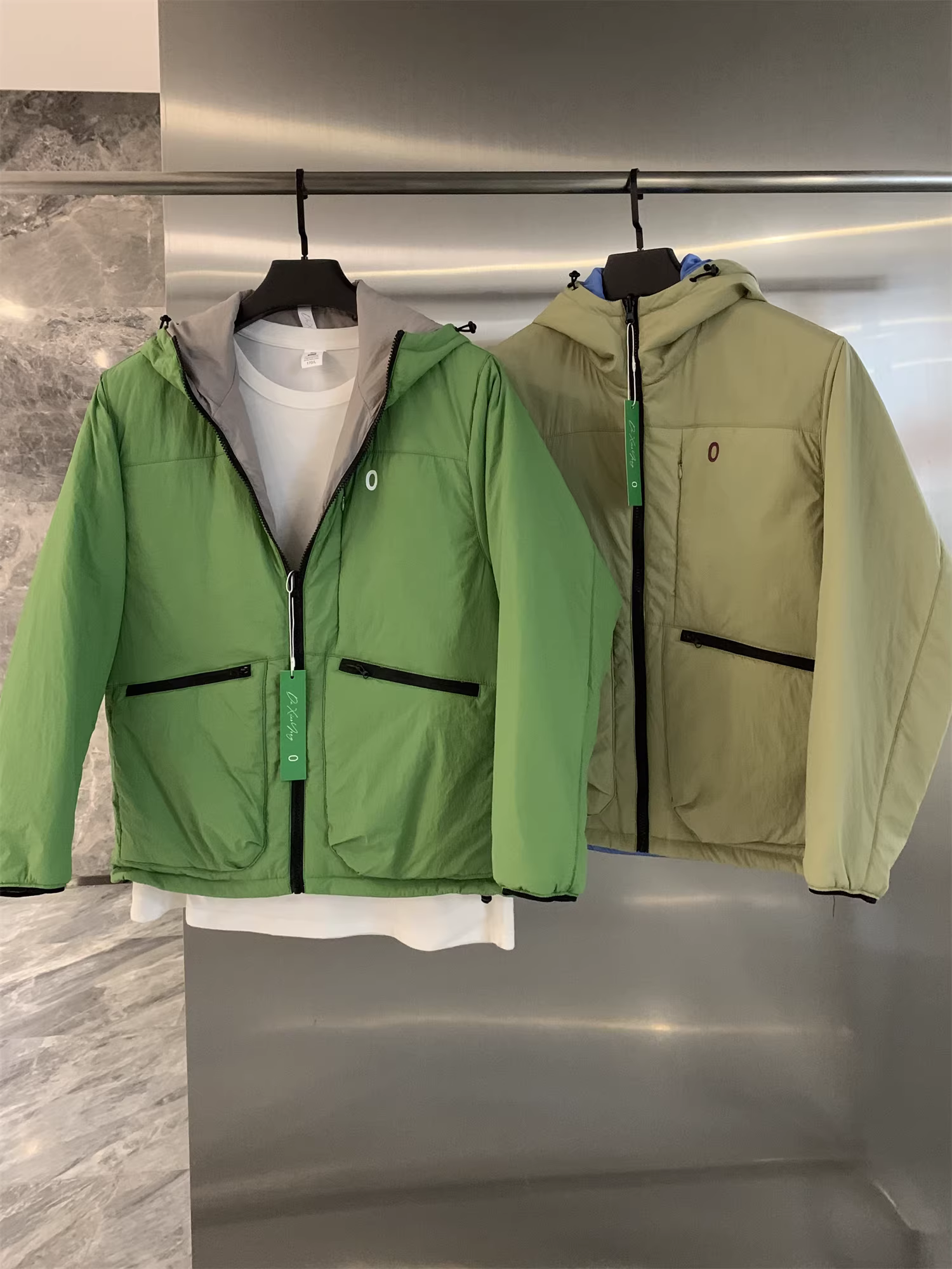 Don Quixote có thể đảo ngược! Áo khoác cotton có mũ trùm đầu đa năng, phong cách cặp đôi unisex mùa thu đông, kiểu dáng đơn giản, màu trơn.