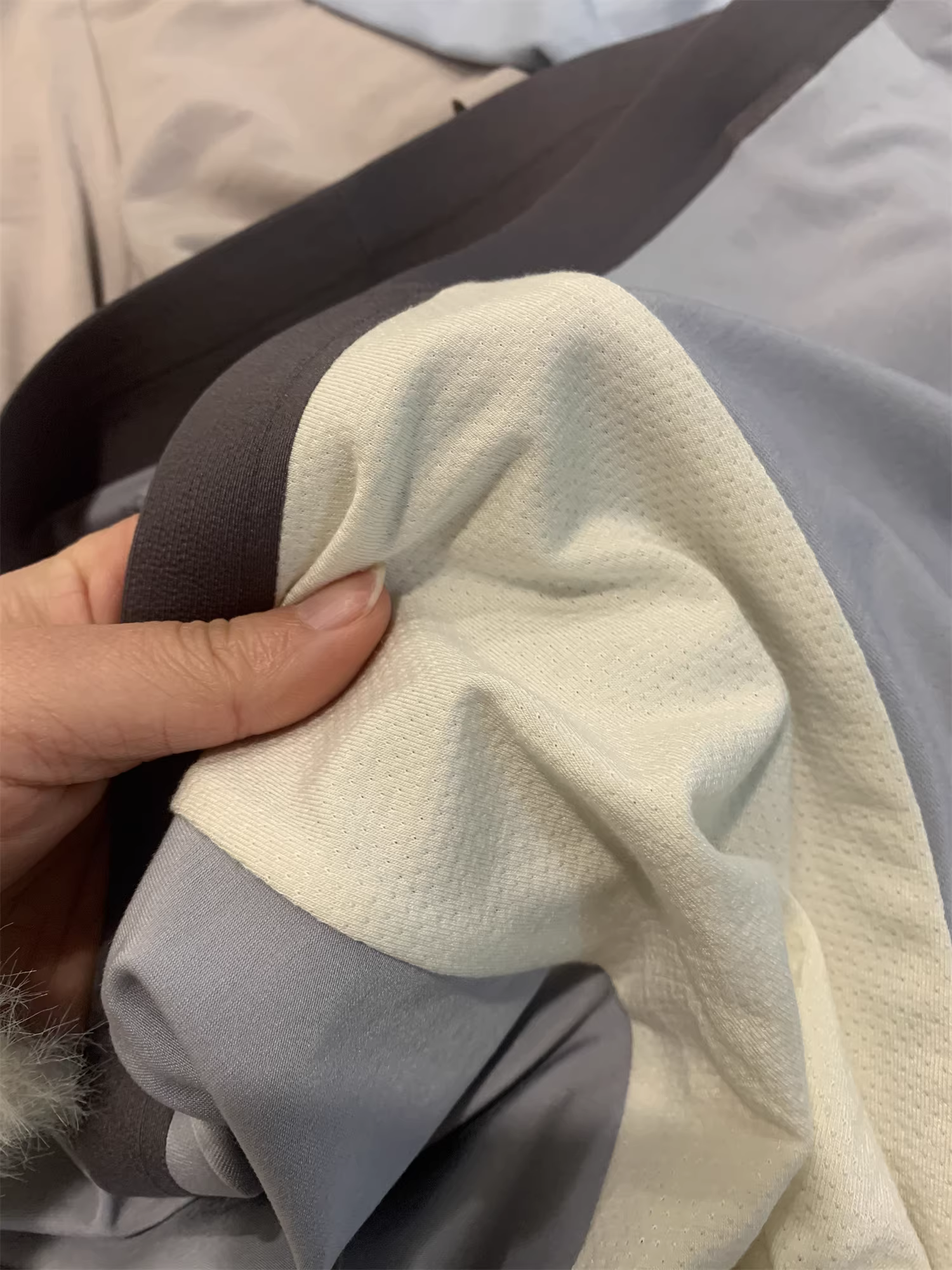 Don Quixote ba chiếc trong một gói! Chất liệu Modal + pha lụa! Quần lót nam mềm mại, thoáng khí, thân thiện với da.