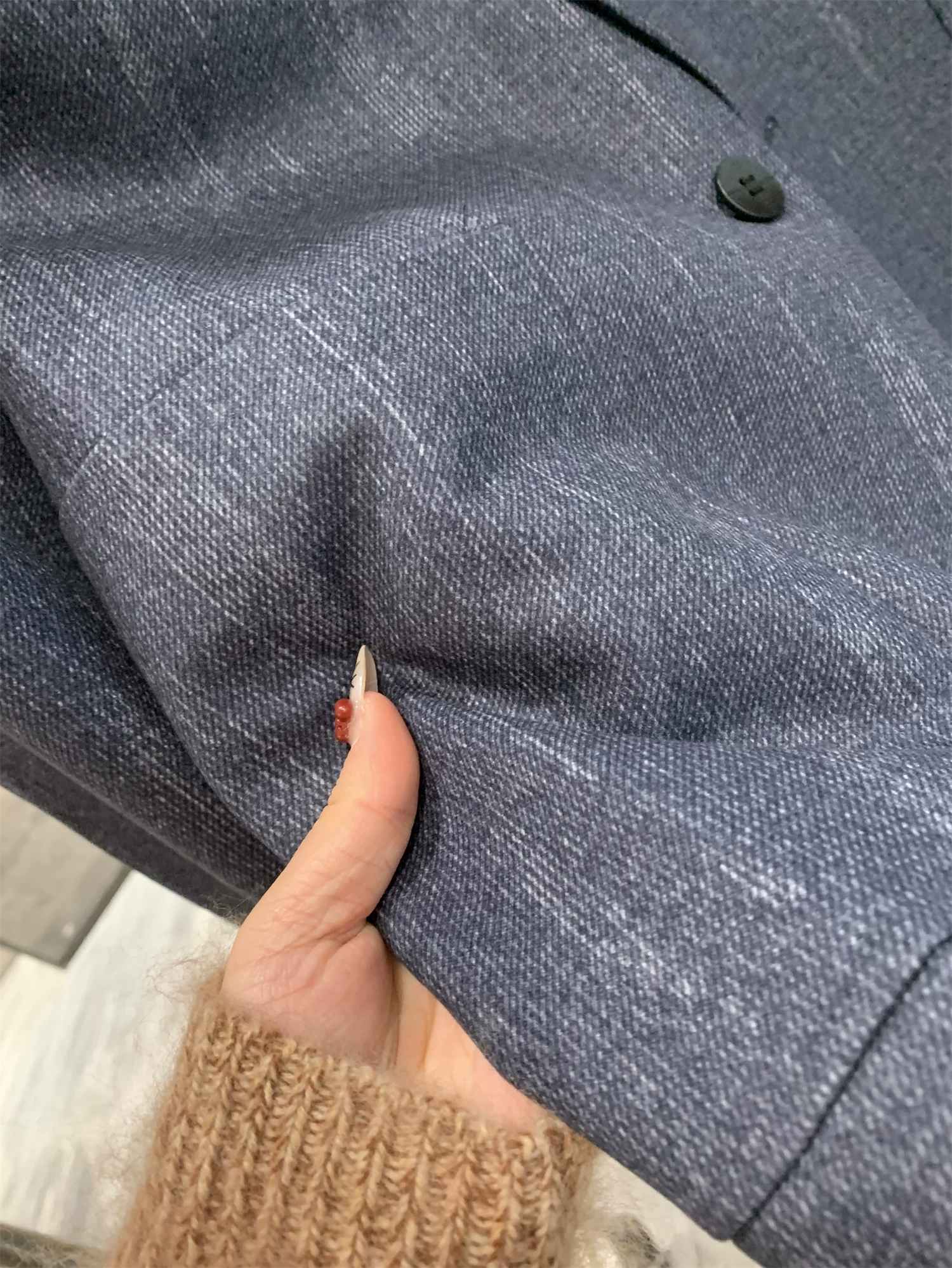 Dòng sản phẩm áo khoác nam Don Quixote's Velvet Elastic! Áo blazer công sở lịch lãm, họa tiết tối màu, kiểu dáng cấu trúc, dành cho nam giới.