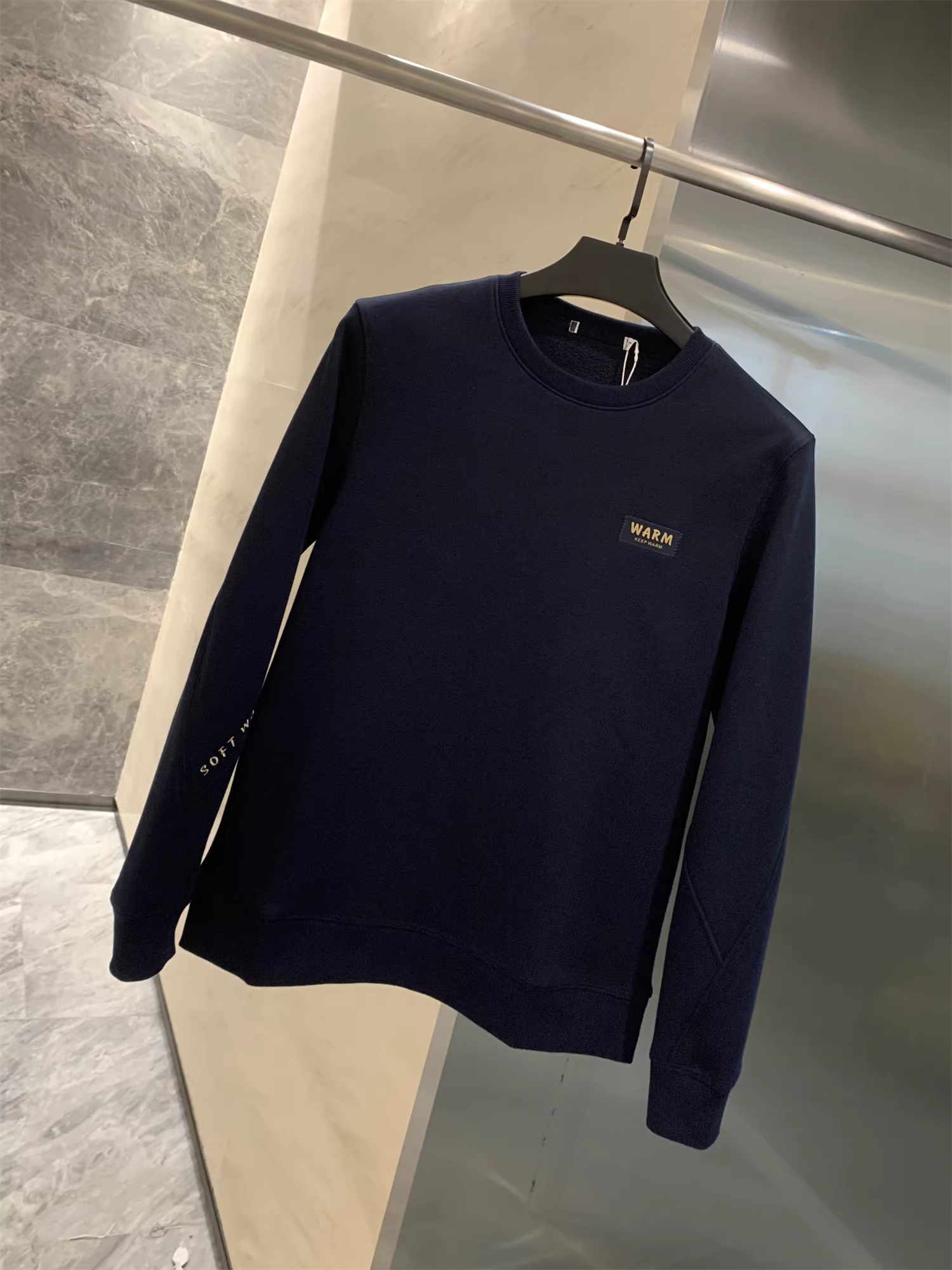 Don Quixote Classic H Series! Thiết kế 3D! Áo nỉ cổ tròn chất liệu dệt kim dày dặn, lót lông cừu, giữ ấm, kiểu dáng thường ngày dành cho nam.