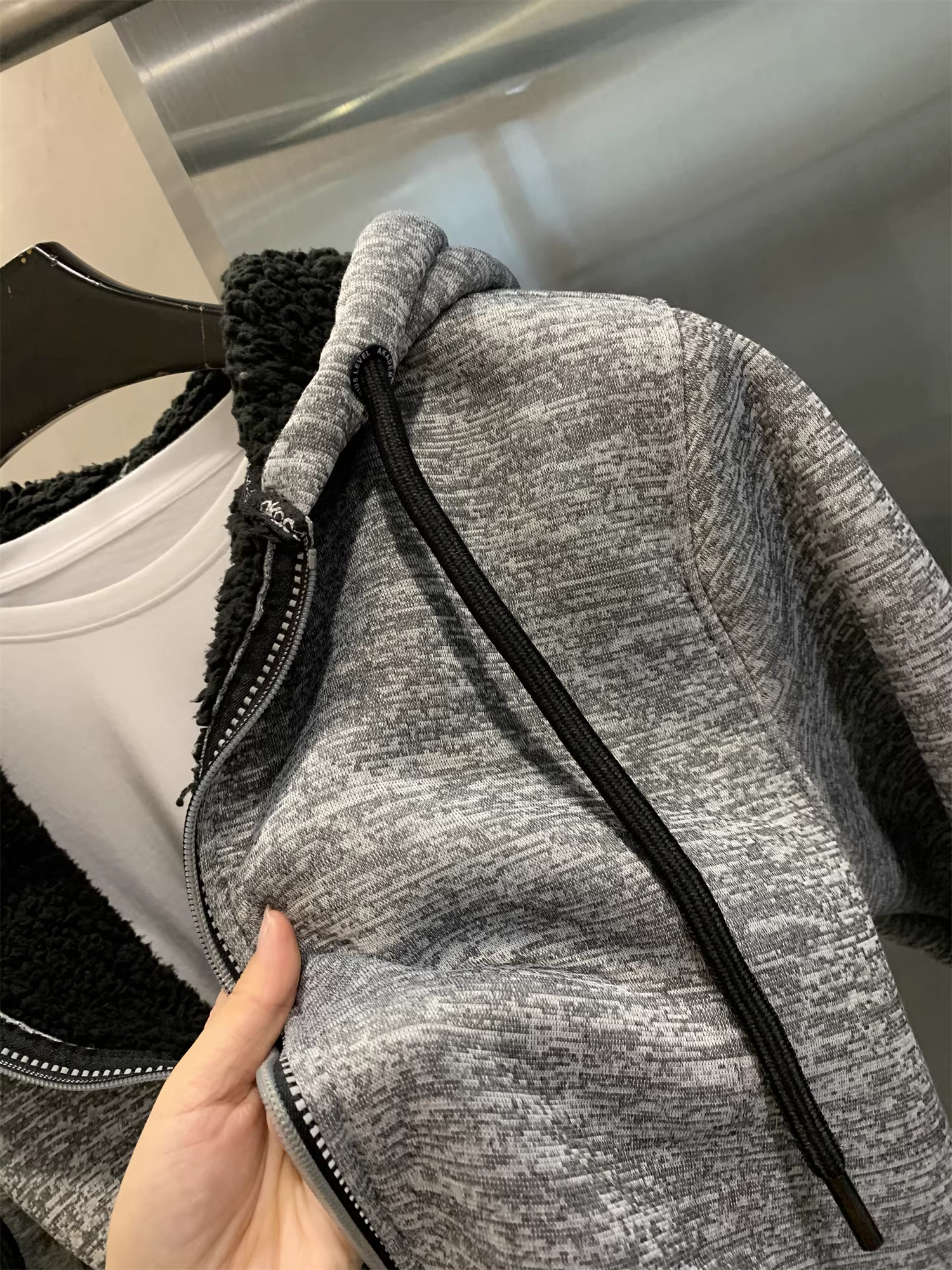 Don Quixote, một thương hiệu độc đáo ở Châu Âu và Châu Mỹ! Áo khoác nỉ có lớp lót lông cừu và dày dặn! Áo khoác nỉ có mũ trùm đầu, họa tiết hoa, dành cho nam, mùa thu đông, kiểu dáng thời trang.