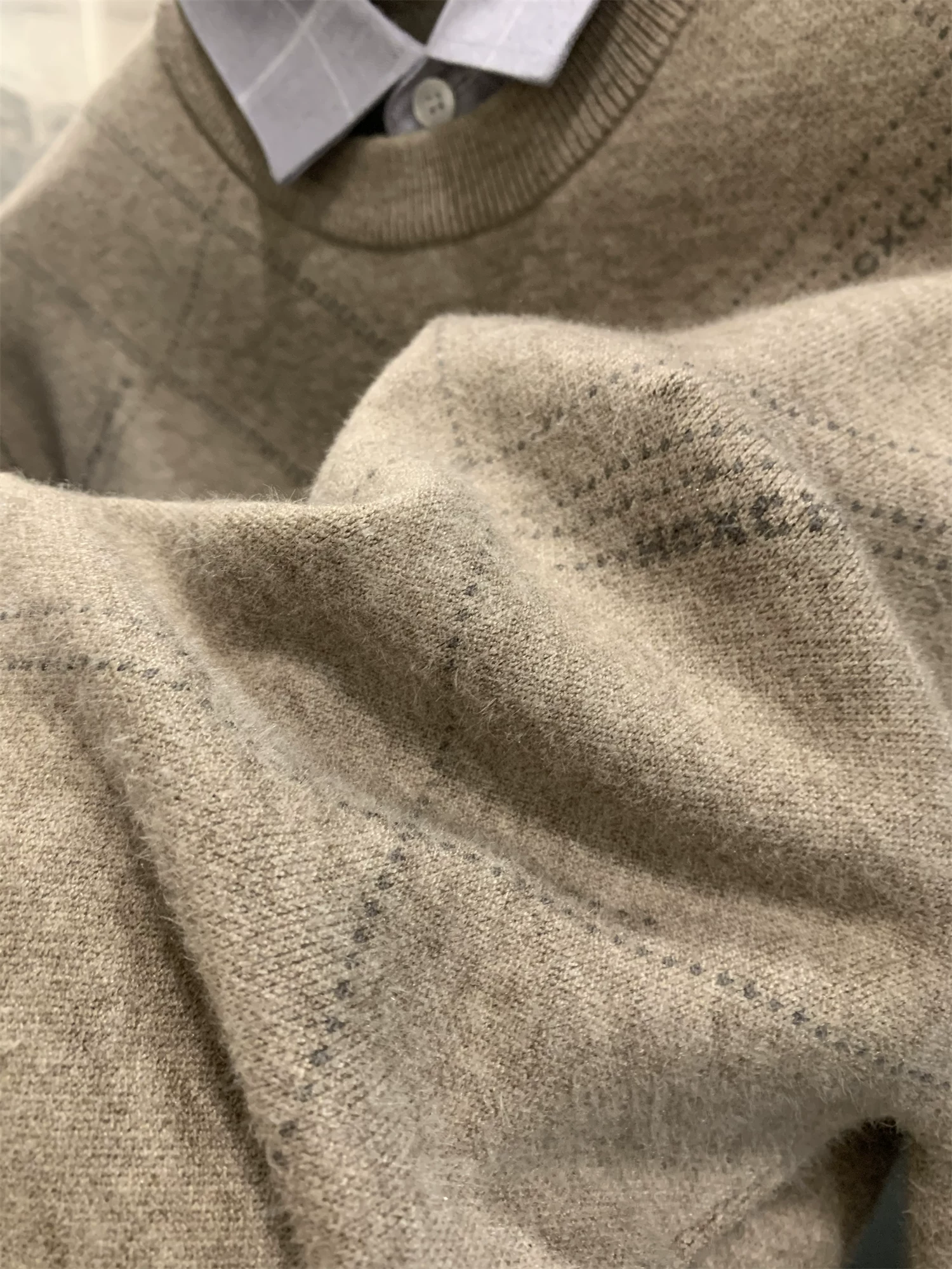 Hàng hiệu Don Quixote Deer! Mềm mại, tinh tế và ấm áp! Áo len nam giả hai mảnh dệt kim hợp thời trang mùa thu đông.