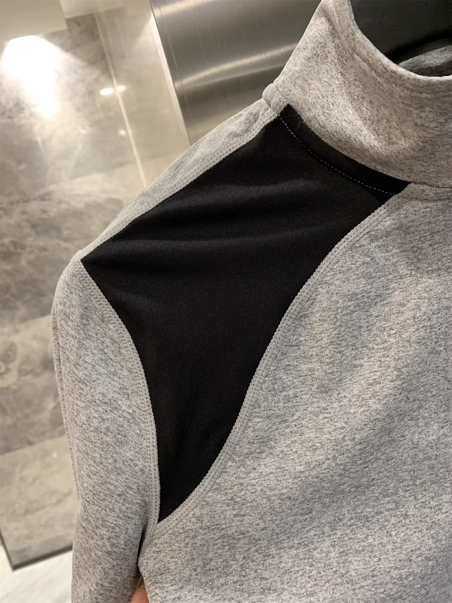 Don Quixote đi du hành đến Bắc Mỹ! Công nghệ làm khô nhanh! Áo nỉ nam cổ đứng nửa khóa kéo, thoáng khí, phối màu.