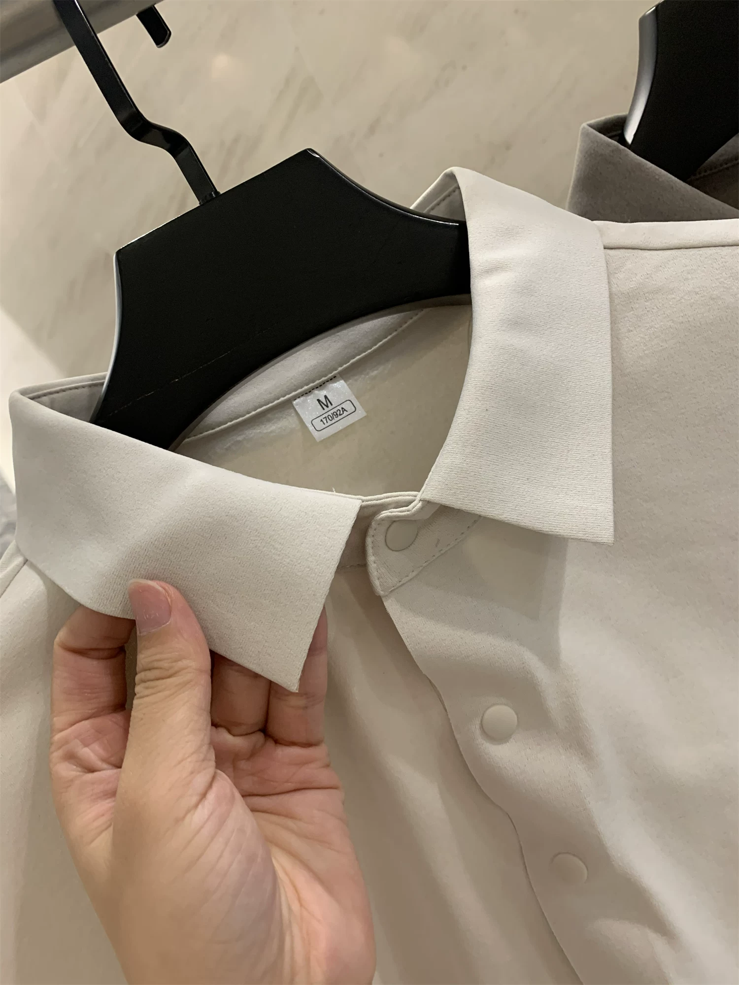 Áo polo dài tay mùa thu ngoài trời chất liệu thoáng khí, nhanh khô, có lớp lót mềm mại, kiểu dáng đơn giản, thương hiệu Don Quixote Solona + Seamless Adhesive!