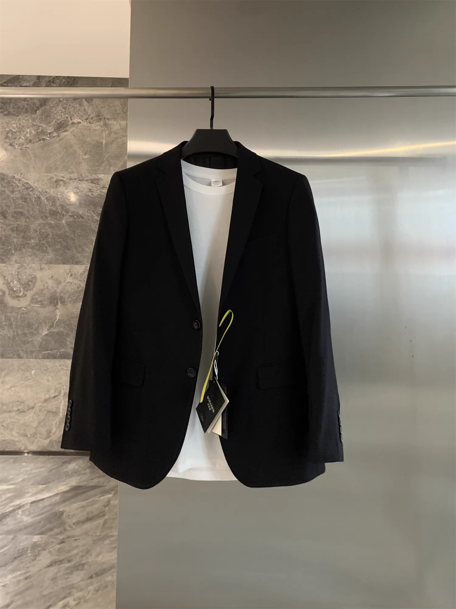 Don Quixote 17900 đang trên quầy! Len siêu mềm 120s! Bộ vest công sở cao cấp thu đông dành cho nam.