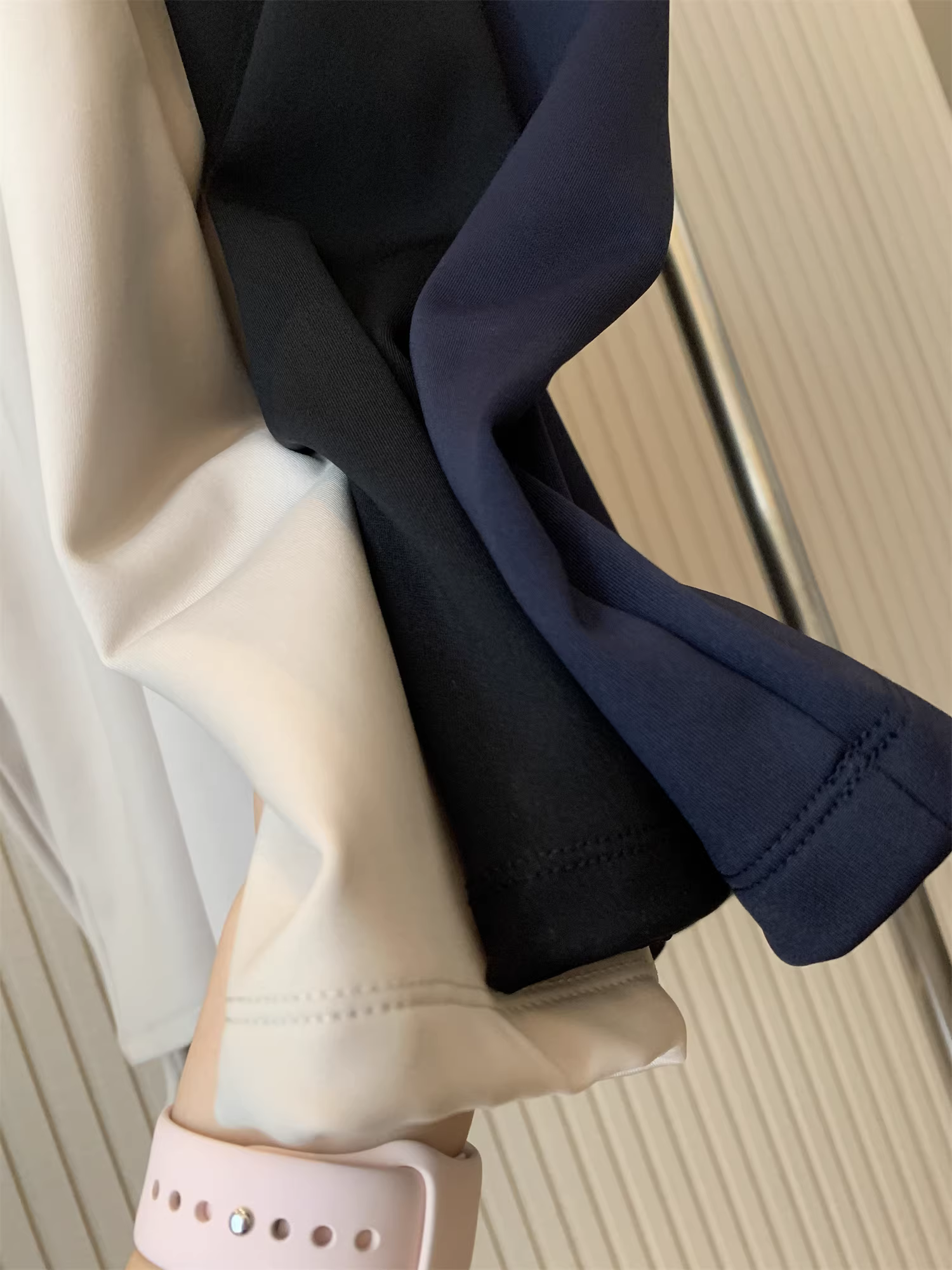 Áo polo nam Don Quixote G-end cao cấp! Áo chất liệu mềm mại, bóng mượt, màu trơn đơn giản, đa năng, cổ trụ, tay dài.