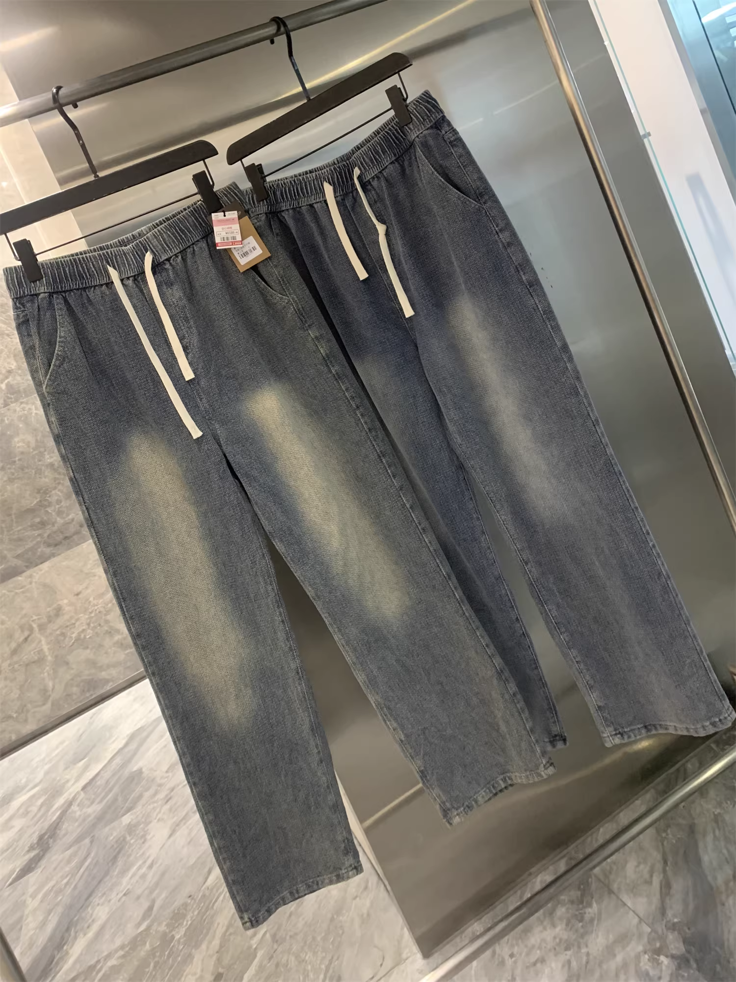 Quần jean dáng thẳng phong cách đường phố, chất liệu jacquard xương cá hai mặt, kiểu Nhật cổ điển đã qua xử lý làm mềm!